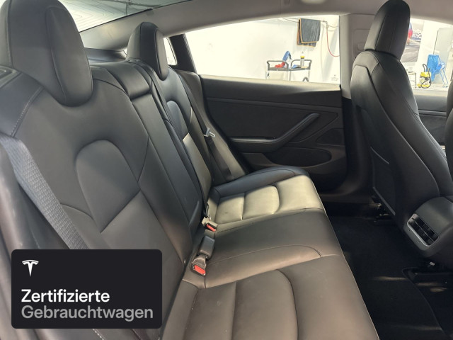 TESLA Model 3 Rear-Wheel Drive-showroom-element-3