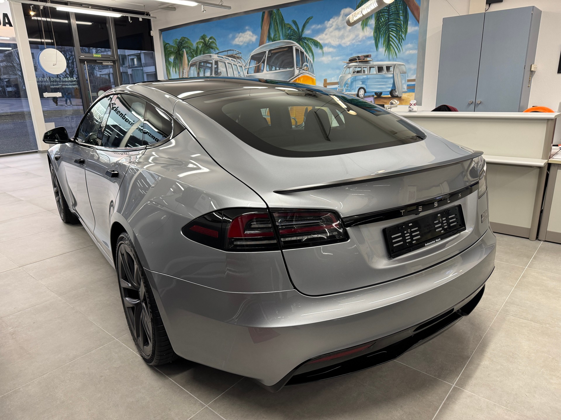 TESLA Model S 100 kWh Plaid *1267PS* 2025er Yoke Sportsitze CH Ausl. 21erAlu-showroom-element-3
