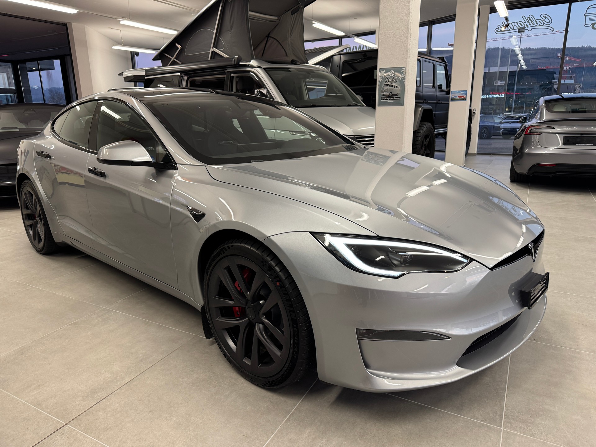 TESLA Model S 100 kWh Plaid *1267PS* 2025er Yoke Sportsitze CH Ausl. 21erAlu-showroom-element-1