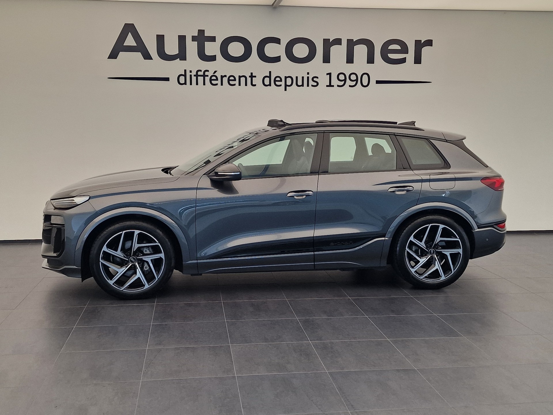 AUDI Q6 e-tron quattro-showroom-element-1