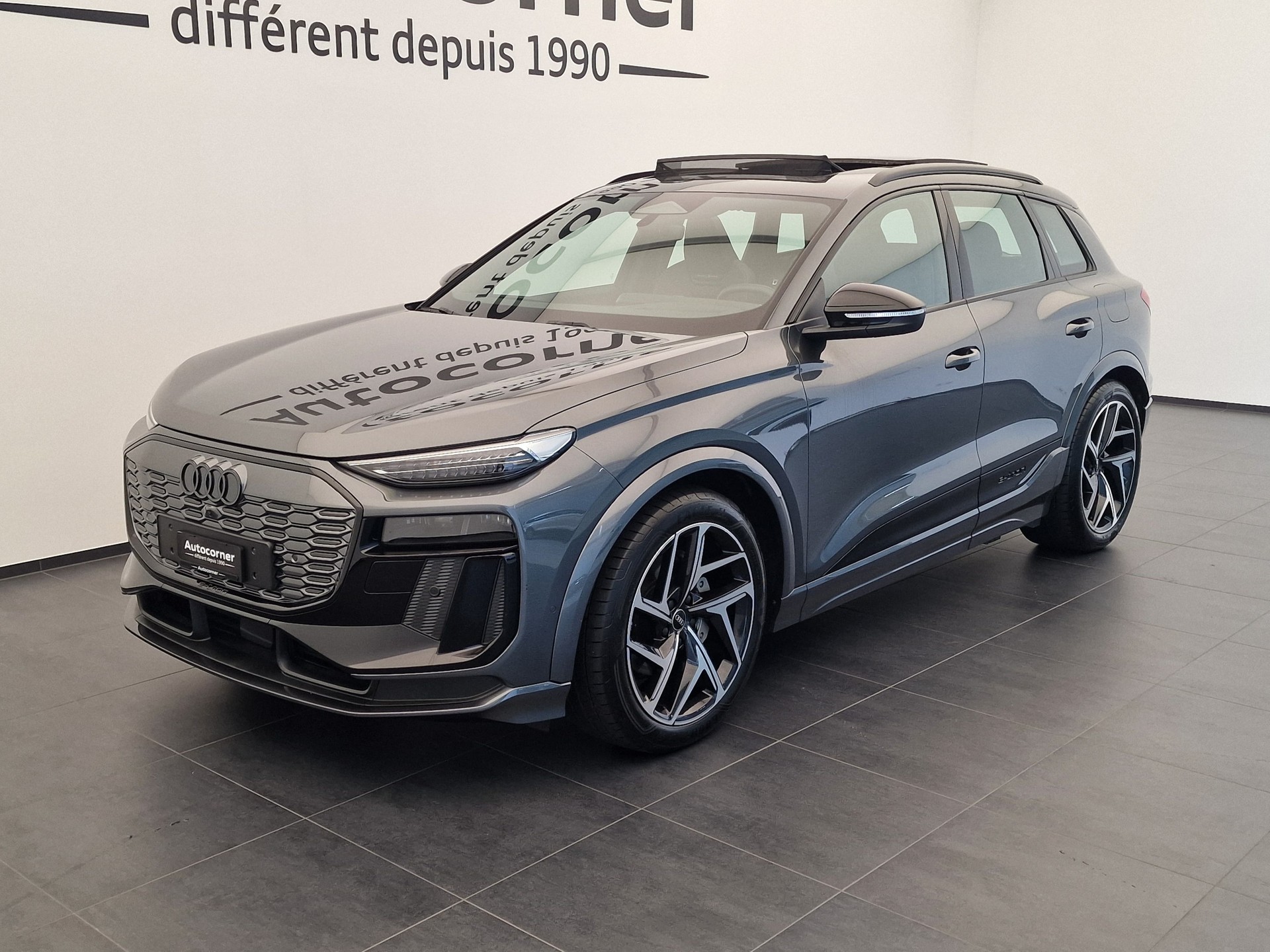 AUDI Q6 e-tron quattro-showroom-element-2