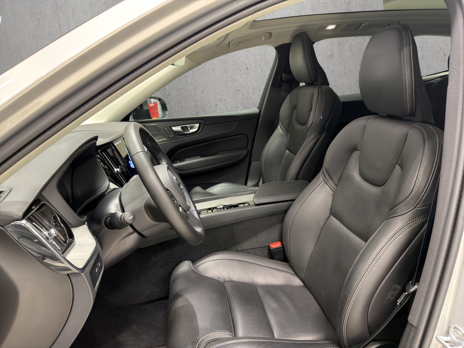 Image VOLVO XC60 XC60 T6 eAWD PluginHybrid Ultra Dark Geartronic