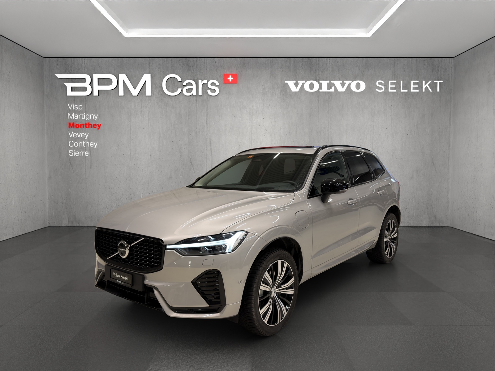 Photo VOLVO XC60 XC60 T6 eAWD PluginHybrid Ultra Dark Geartronic