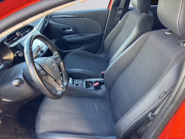 OPEL Corsa e-Edition-showroom-element-3