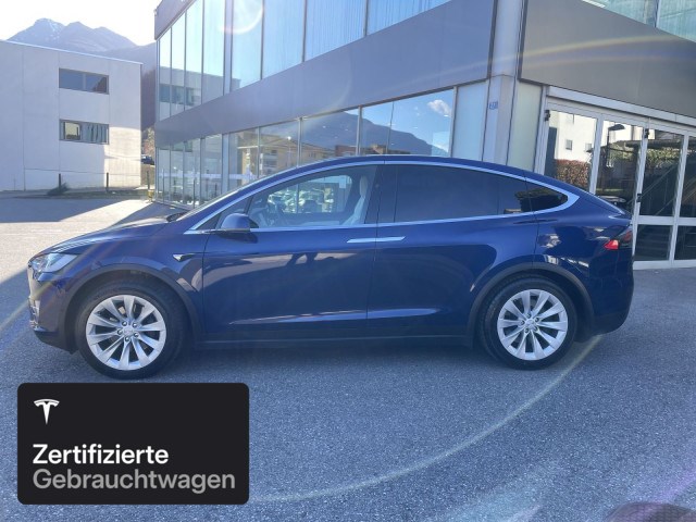 TESLA Model X Long Range AWD-showroom-element-2