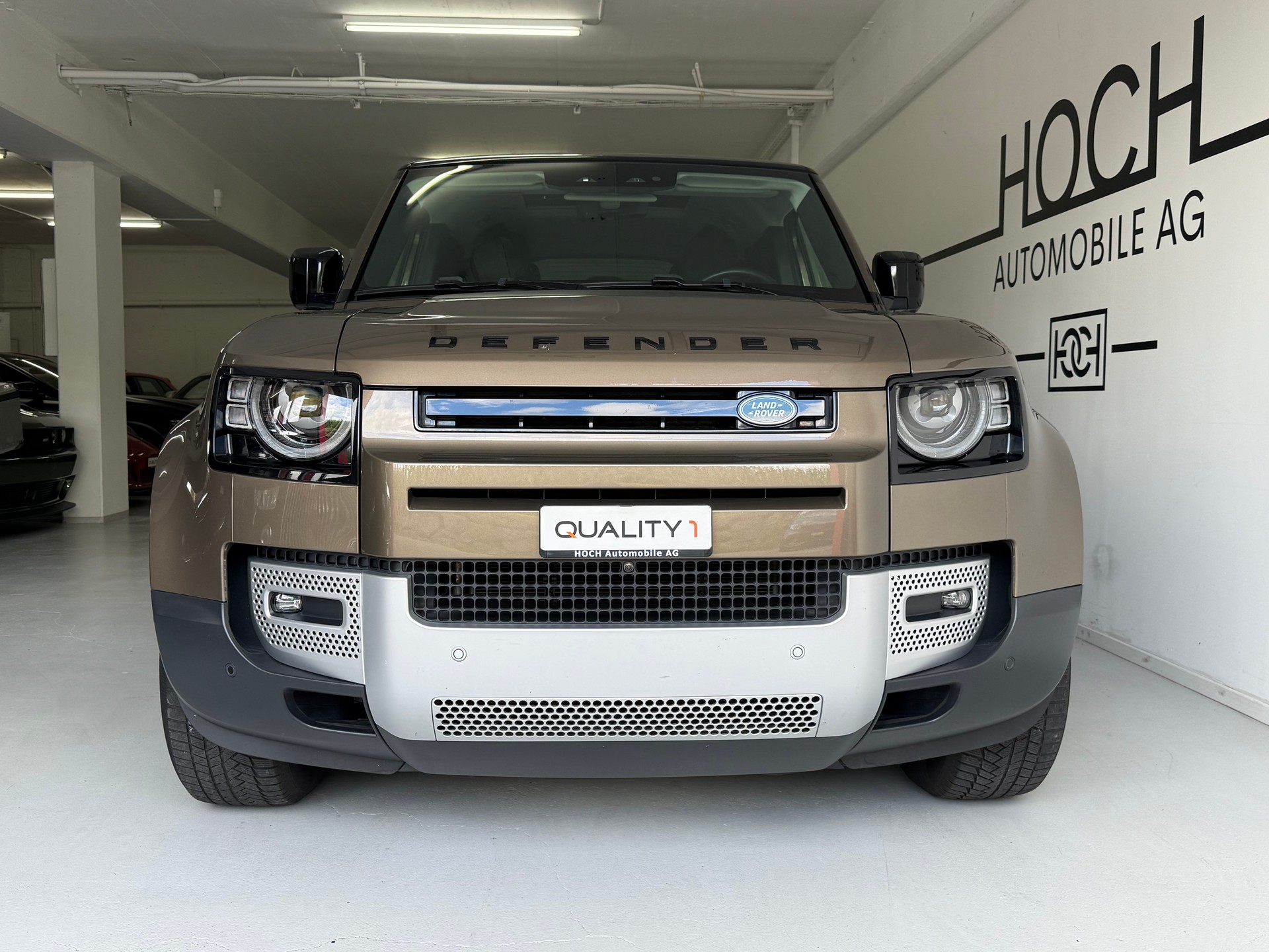 LAND ROVER Defender 110 D240 SD4 First Edition AT8-showroom-element-3