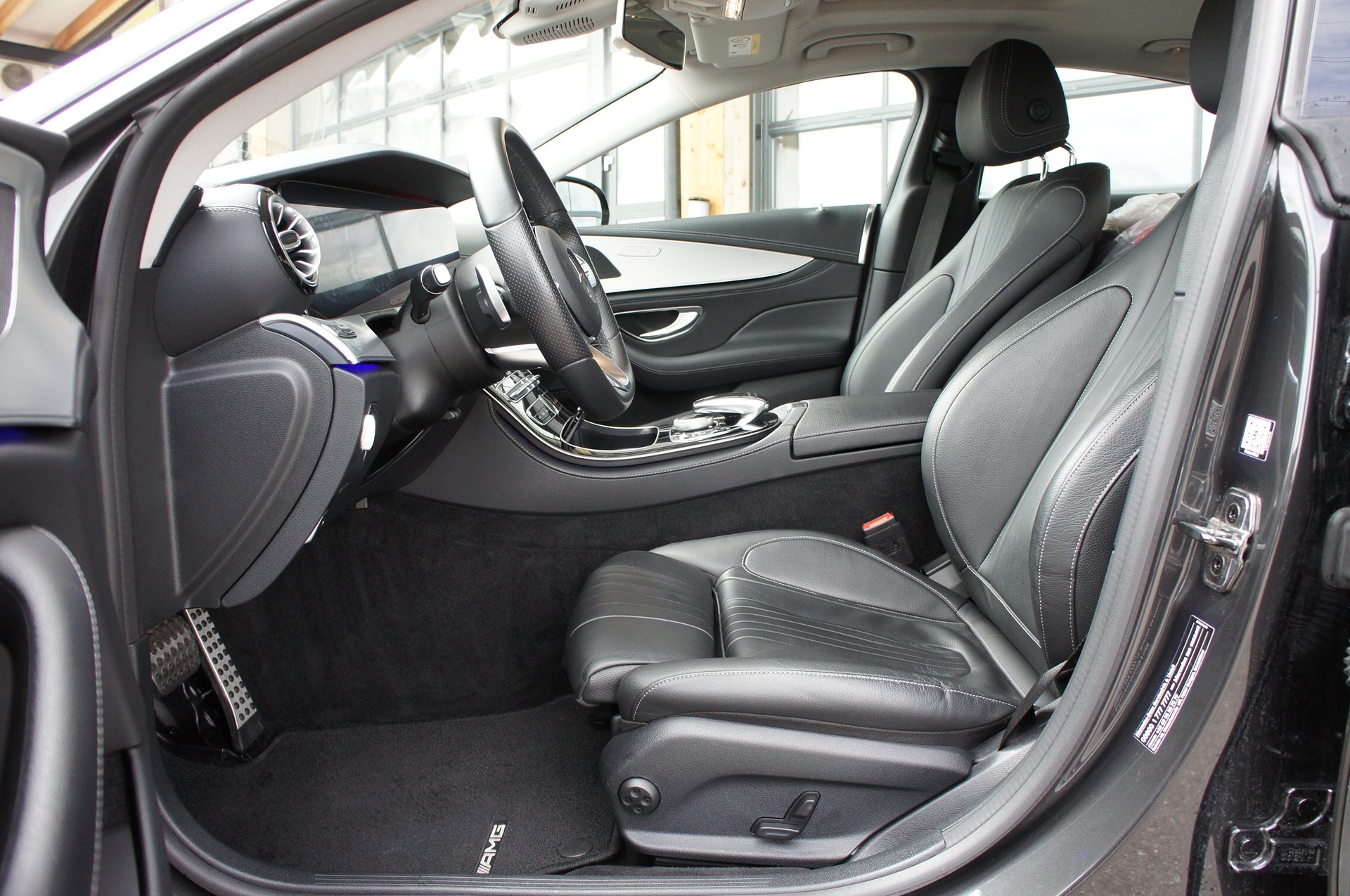 MERCEDES-BENZ CLS 350 d AMG Line 4Matic 9G-Tronic-image-12