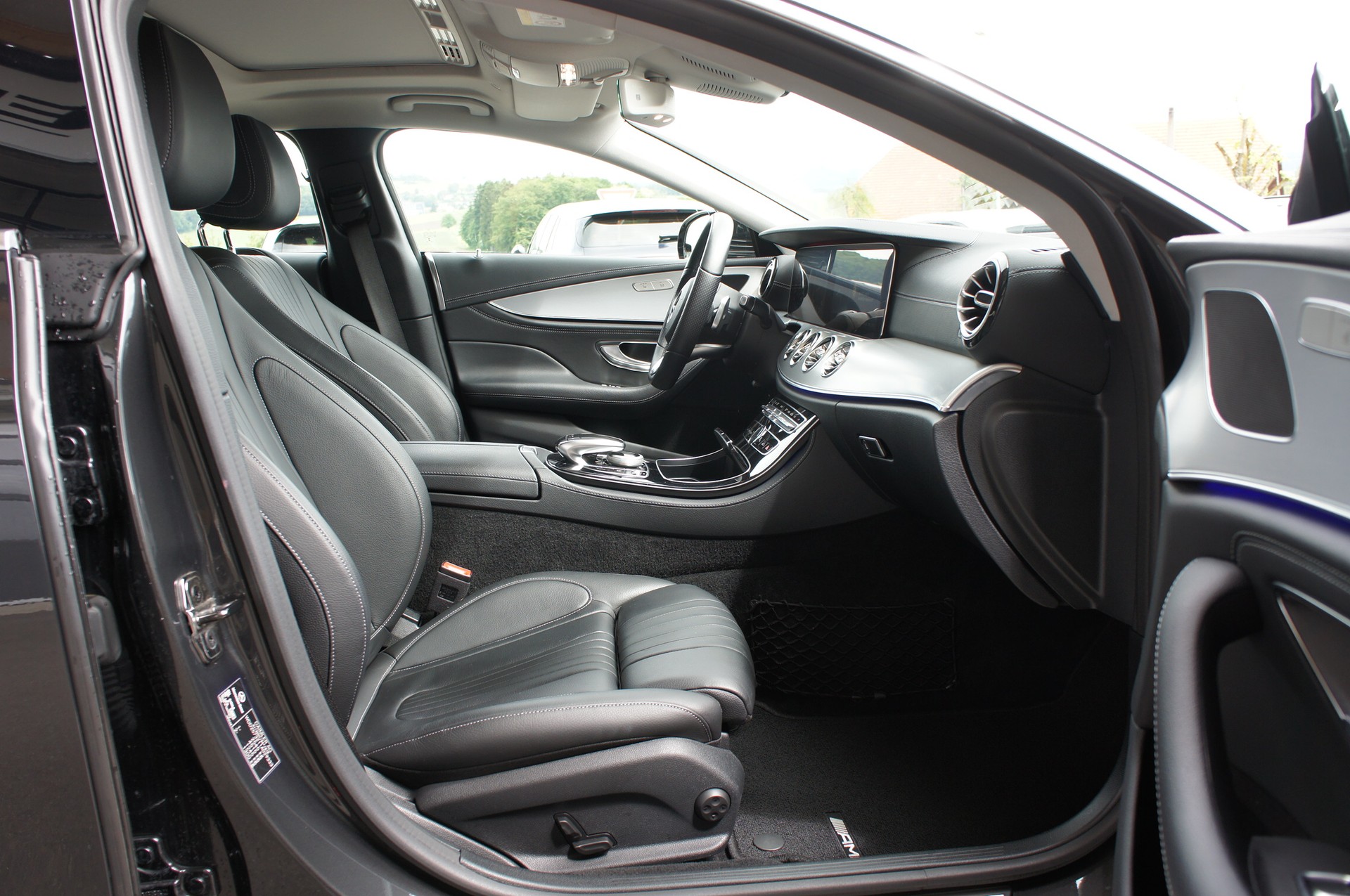 MERCEDES-BENZ CLS 350 d AMG Line 4Matic 9G-Tronic-image-9