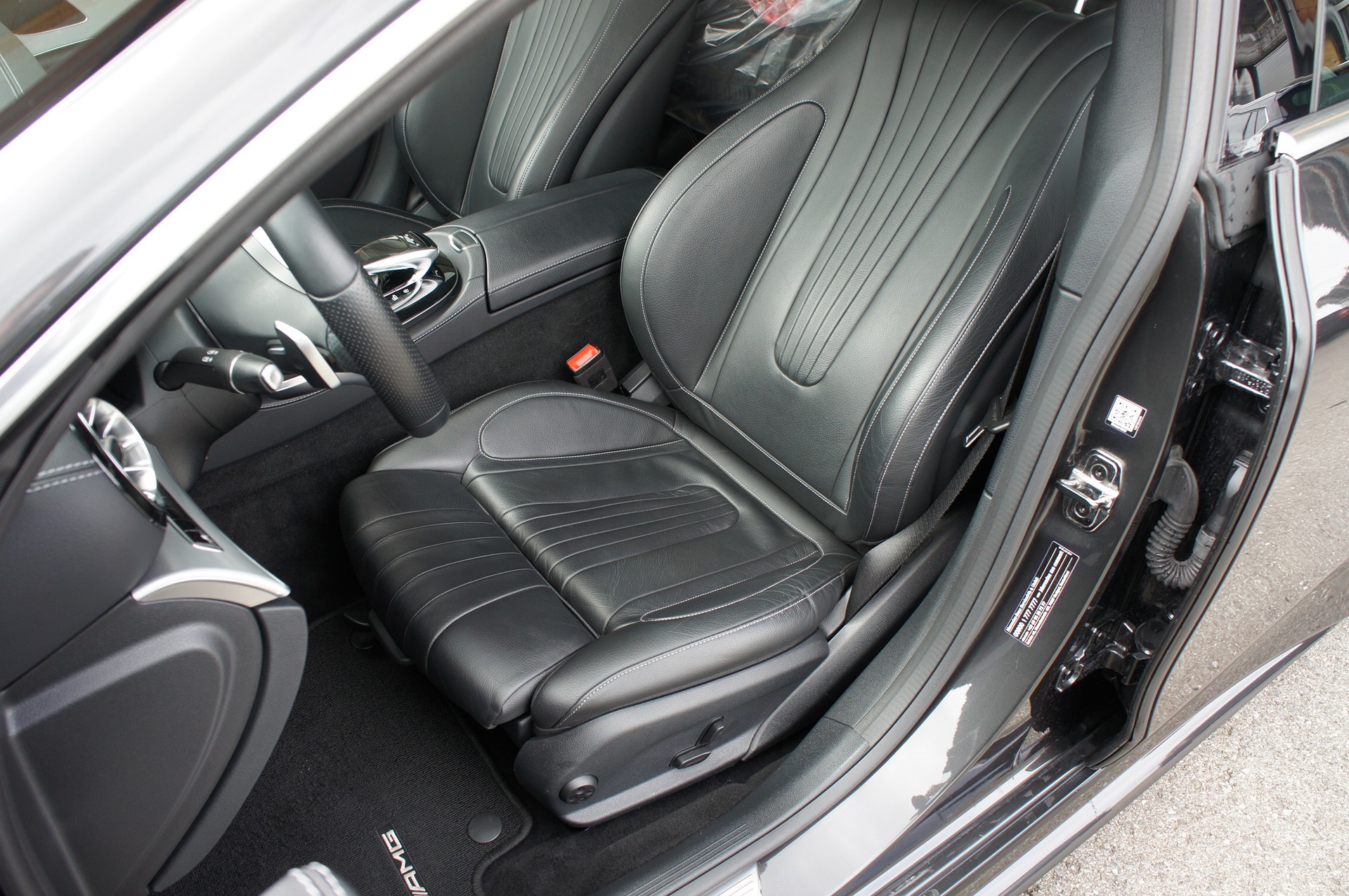 MERCEDES-BENZ CLS 350 d AMG Line 4Matic 9G-Tronic-image-13