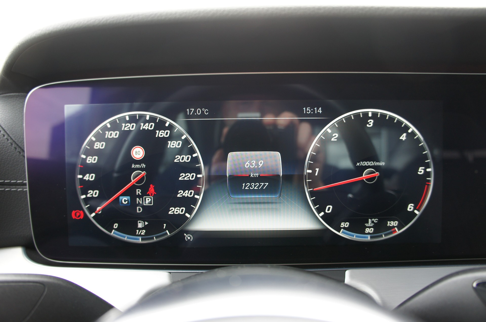 MERCEDES-BENZ CLS 350 d AMG Line 4Matic 9G-Tronic-image-22