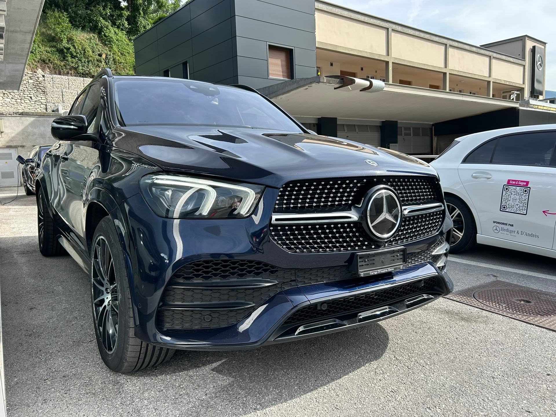 MERCEDES-BENZ GLE 400 d 4Matic AMG Line 9G-Tronic-showroom-element-2