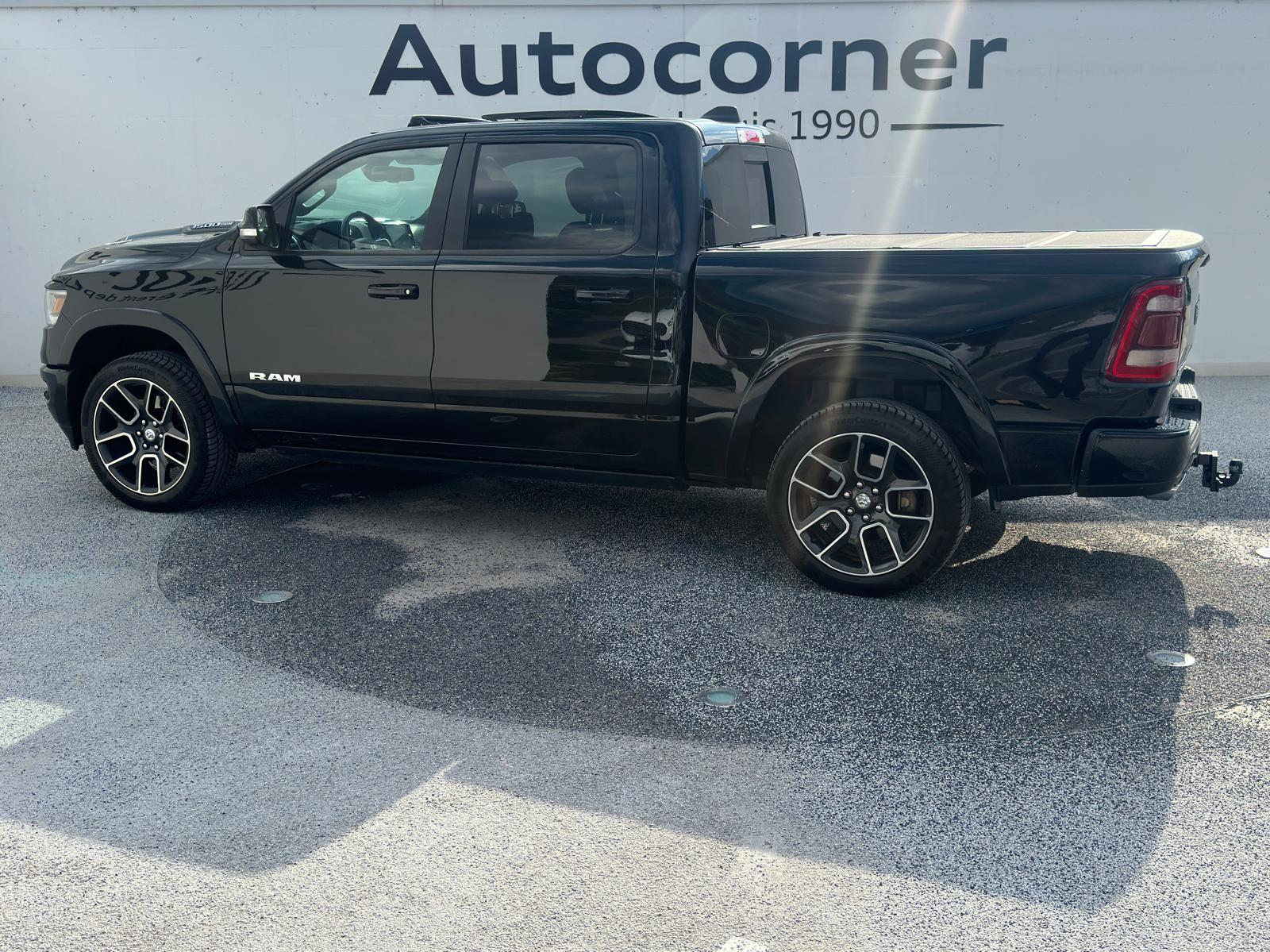 DODGE Crew Cab Laramie-showroom-element-3