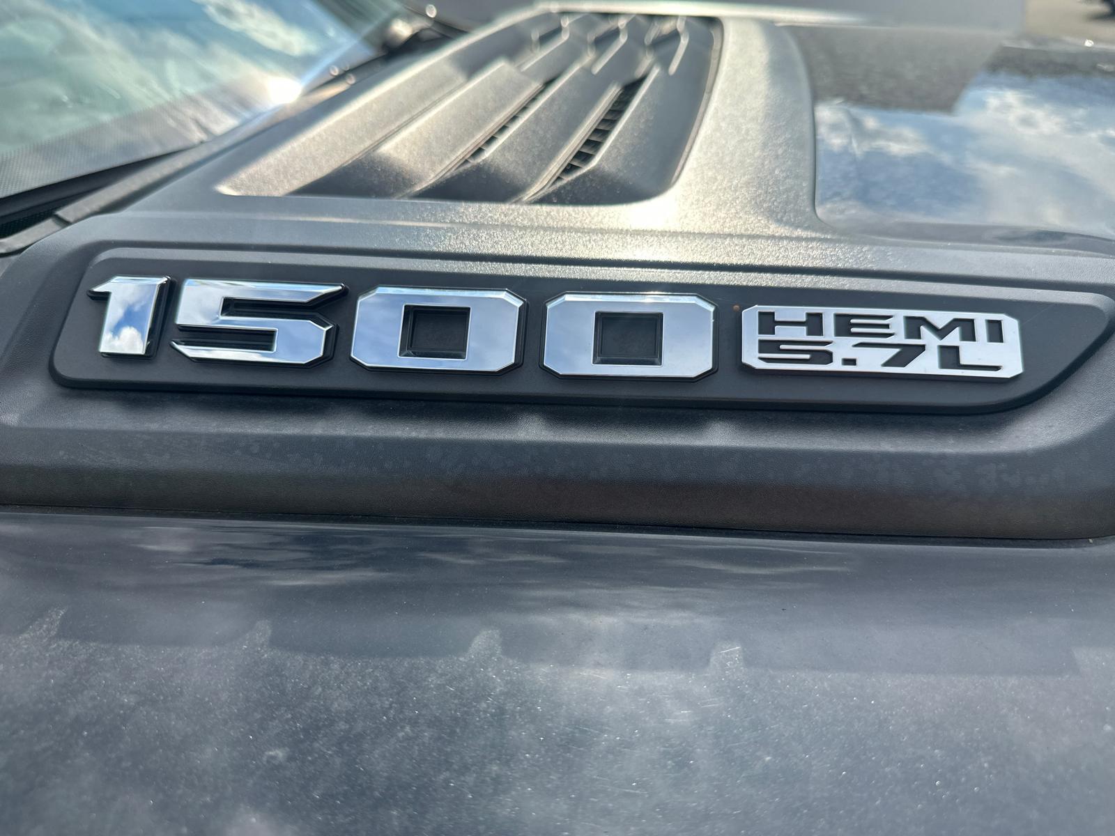 DODGE Crew Cab Laramie-image-9