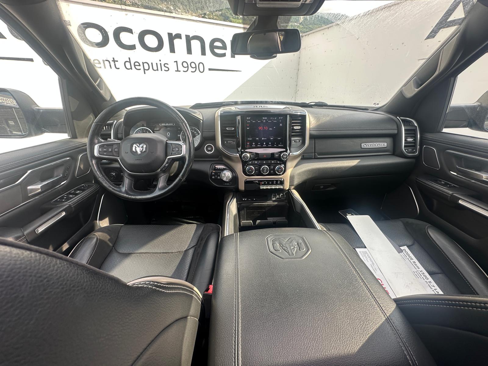 DODGE Crew Cab Laramie-image-10