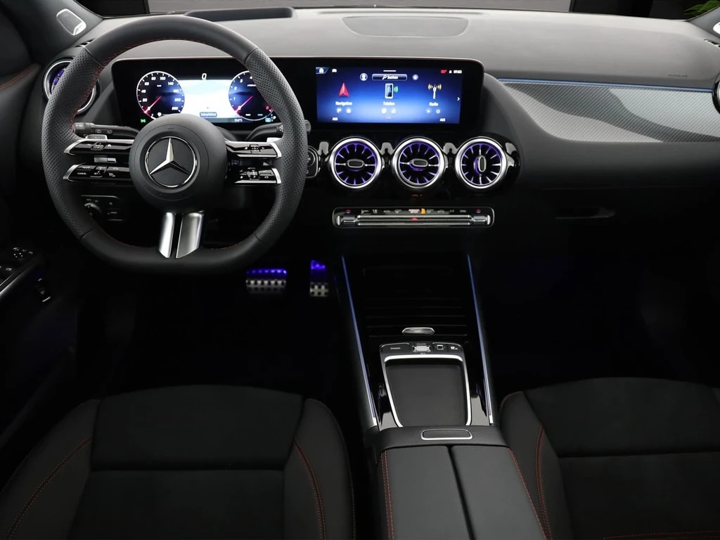 Image MERCEDES-BENZ GLA-200 GLA 200 7G-DCT