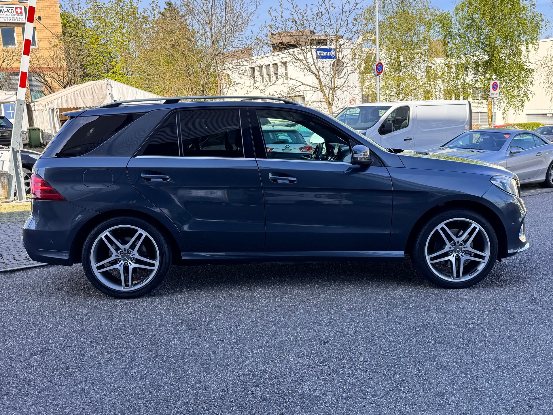 MERCEDES-BENZ GLE 350 d Executive 4Matic 9G-Tronic-showroom-element-1