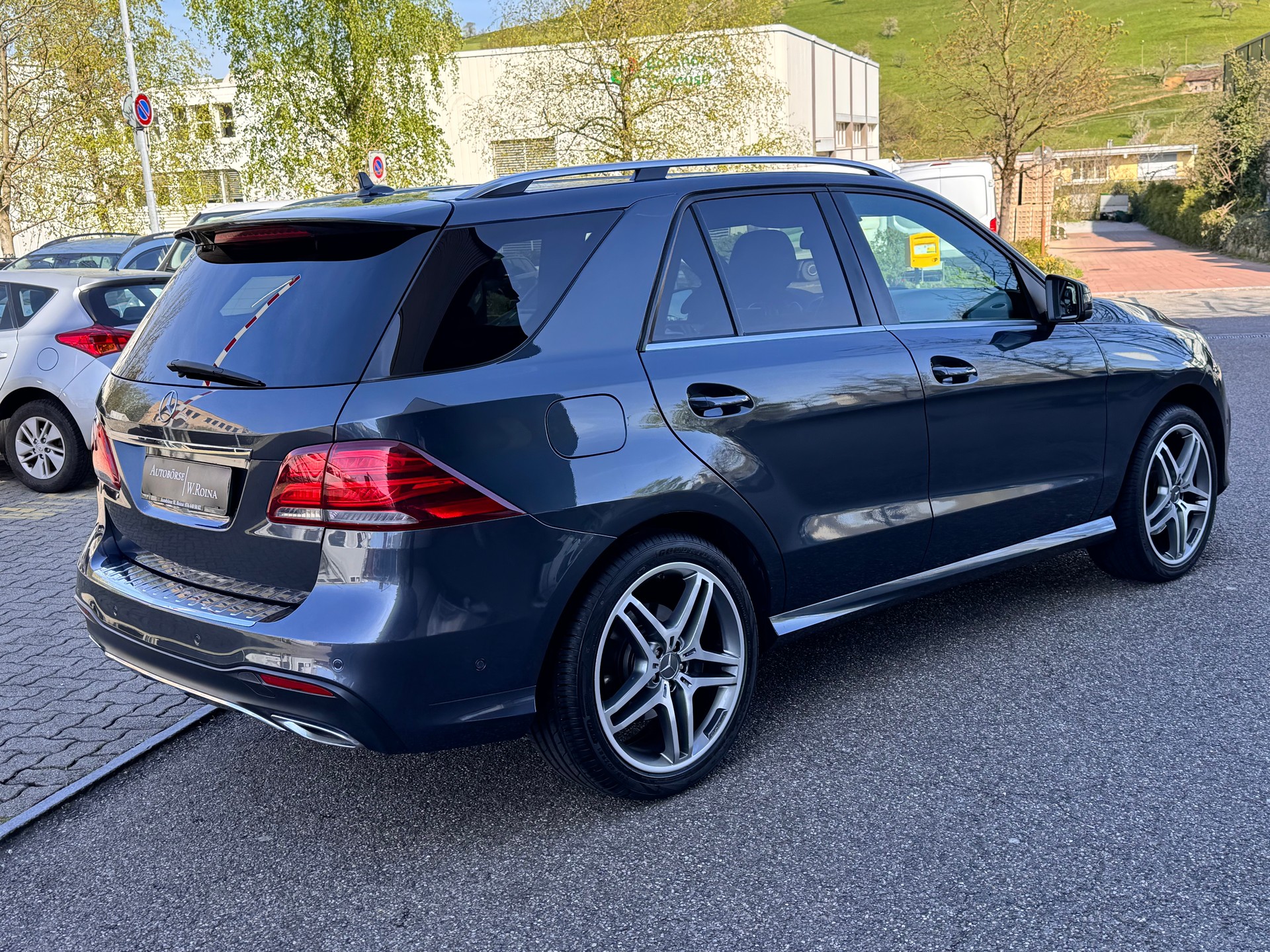 MERCEDES-BENZ GLE 350 d Executive 4Matic 9G-Tronic-showroom-element-2