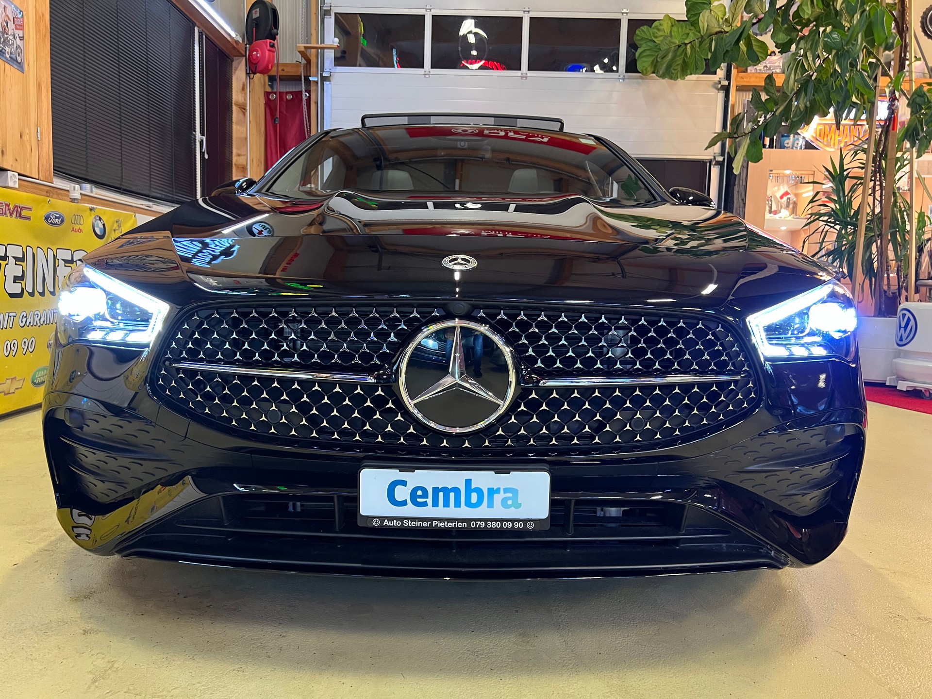 MERCEDES-BENZ "AMG" CLA SHOOTING BRAKE 250 4-MATIC  MIT AHK !! "SPORTSTOURER" VOLL OPTIONEN !! NUR 4`900 KM !!  CH WAGEN !!8G-DCT-showroom-element-1