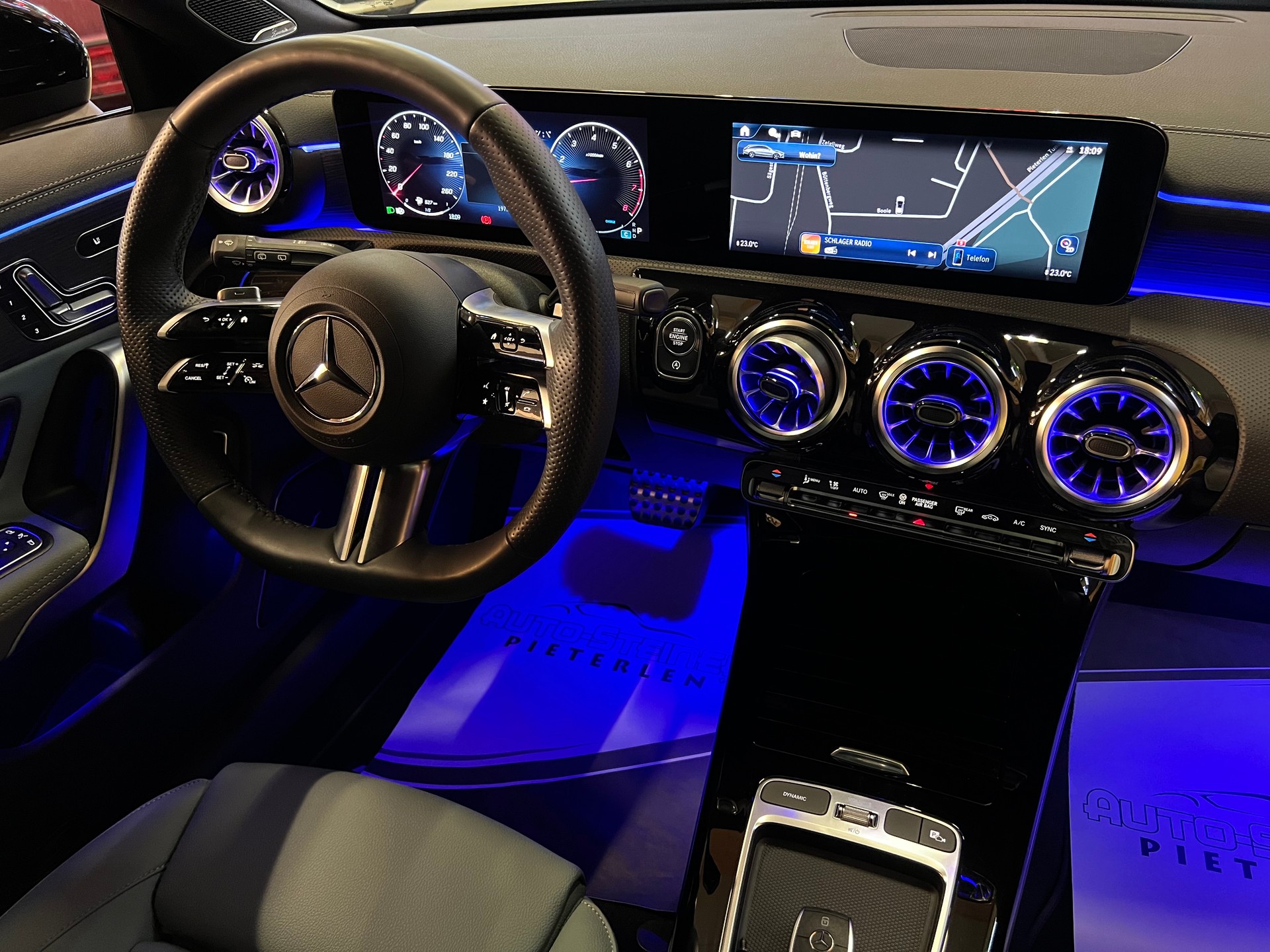 MERCEDES-BENZ "AMG" CLA SHOOTING BRAKE 250 4-MATIC  MIT AHK !! "SPORTSTOURER" VOLL OPTIONEN !! NUR 4`900 KM !!  CH WAGEN !!8G-DCT-showroom-element-3