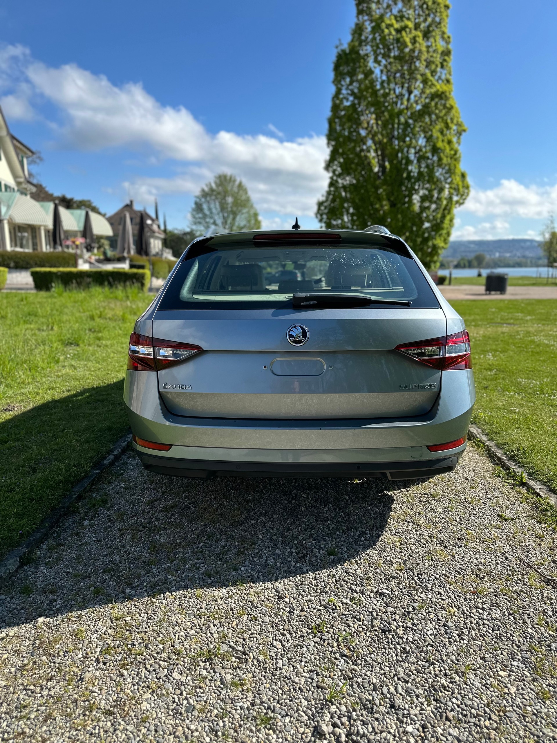 SKODA Superb Combi 2.0 TDi Style-showroom-element-3