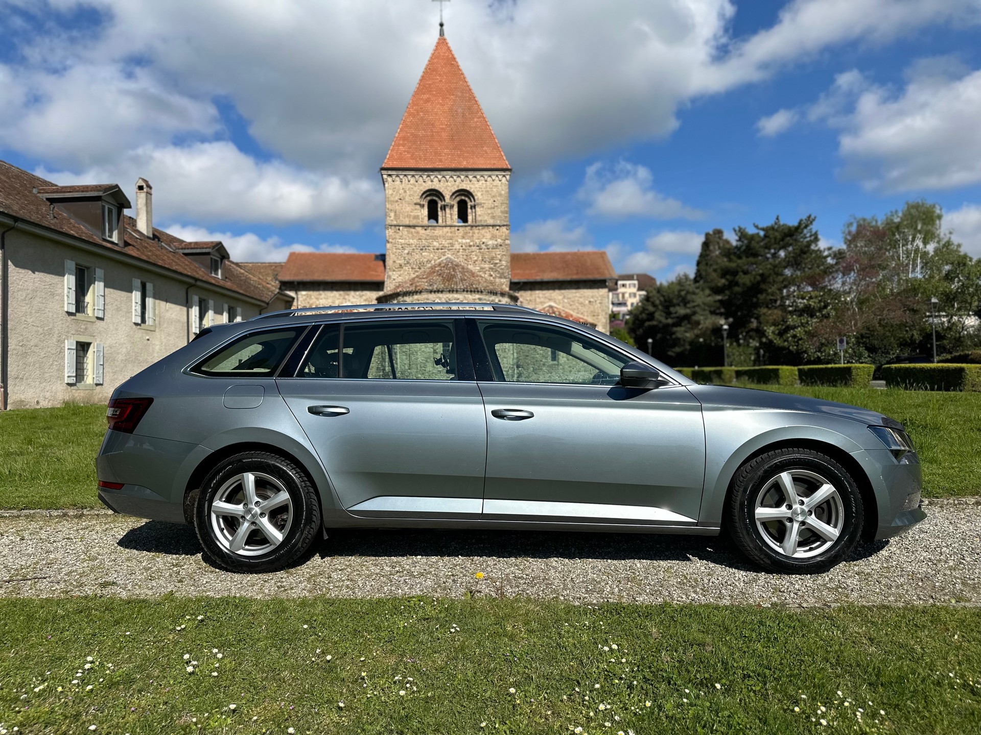 SKODA Superb Combi 2.0 TDi Style-showroom-element-1