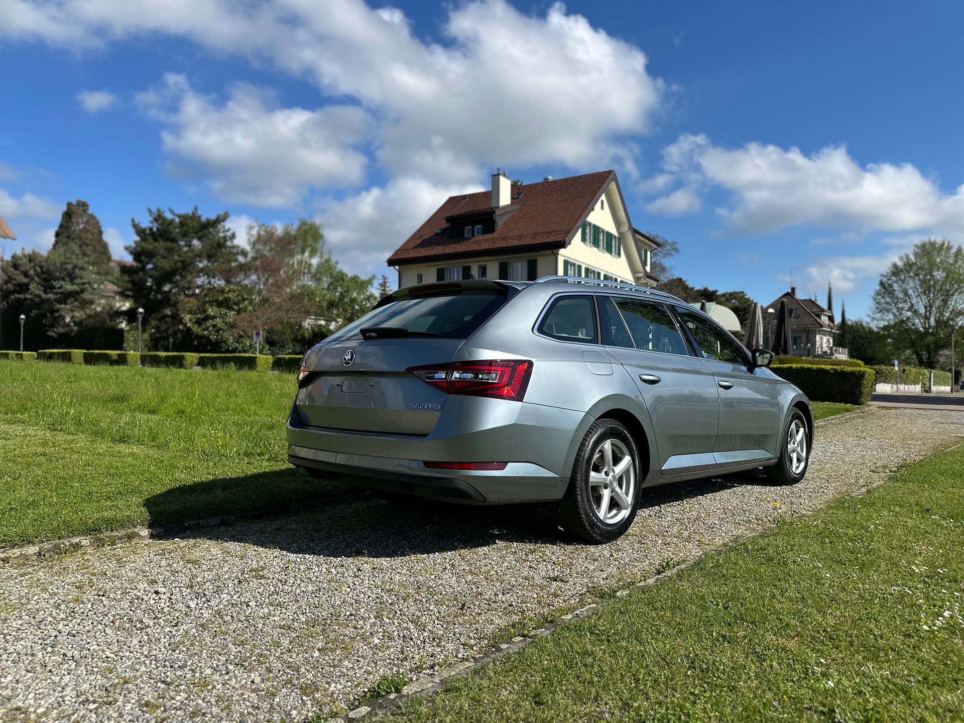 SKODA Superb Combi 2.0 TDi Style-showroom-element-2