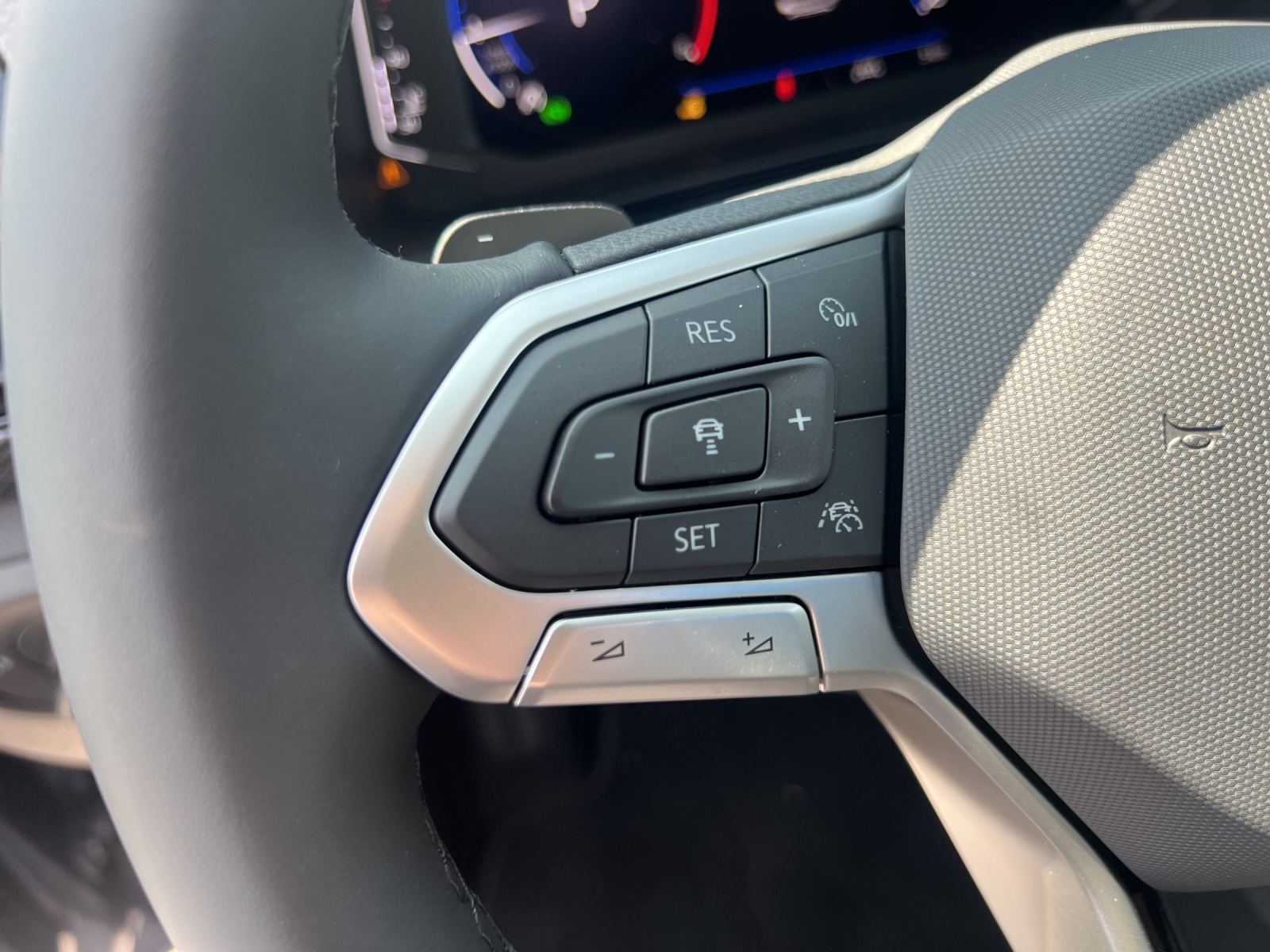 VW T-Cross 1.0 TSI EVO Life DSG-image-13