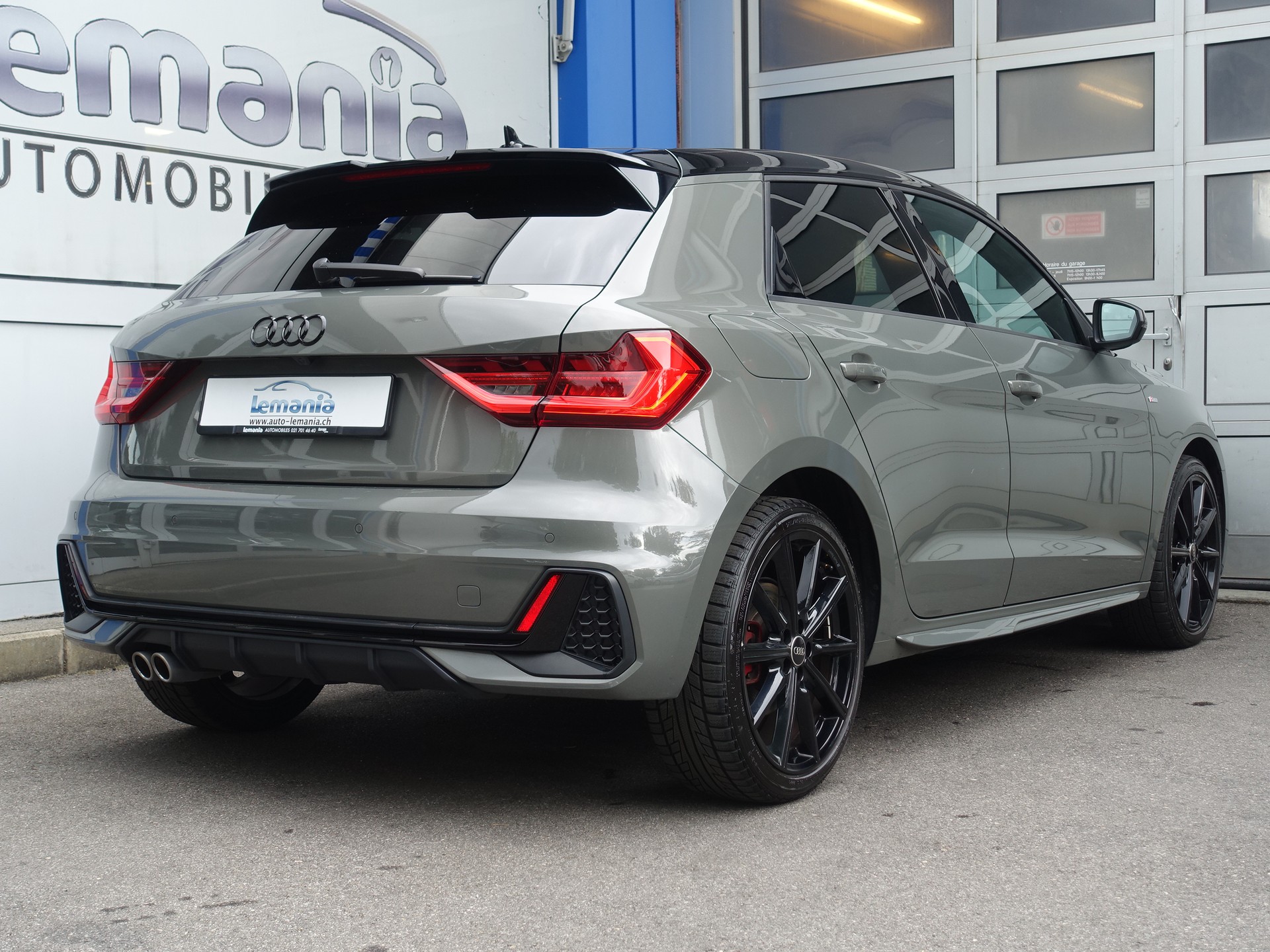 AUDI A1 Sportback 40 TFSI S Line S-tronic-showroom-element-3