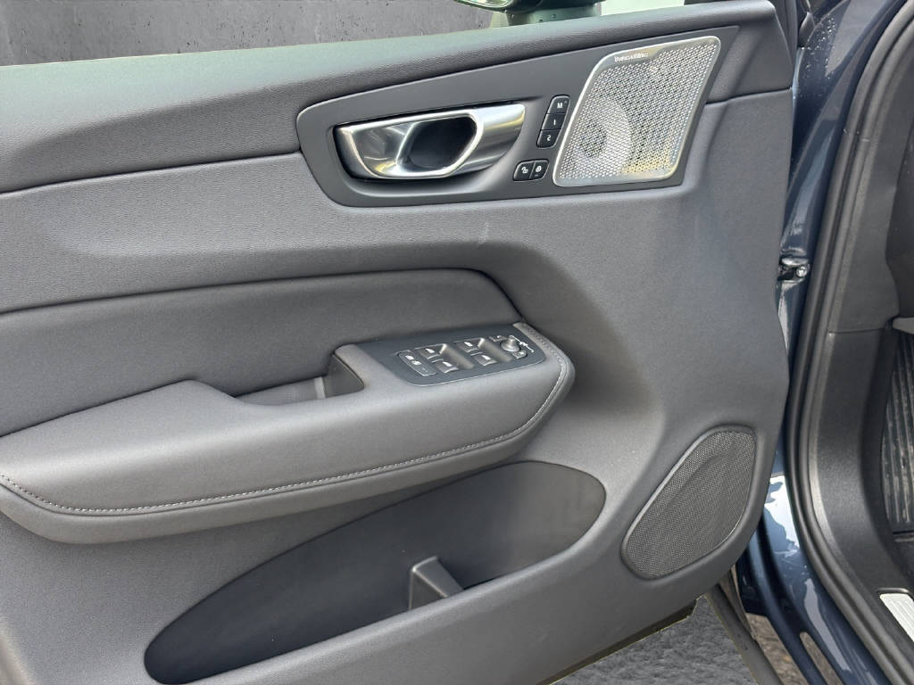 Image VOLVO XC60 XC60 2.0 T6 TE Ultra Dark eAWD