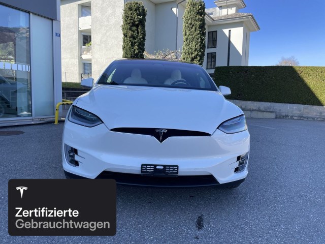 TESLA Model X Long Range AWD-showroom-element-1
