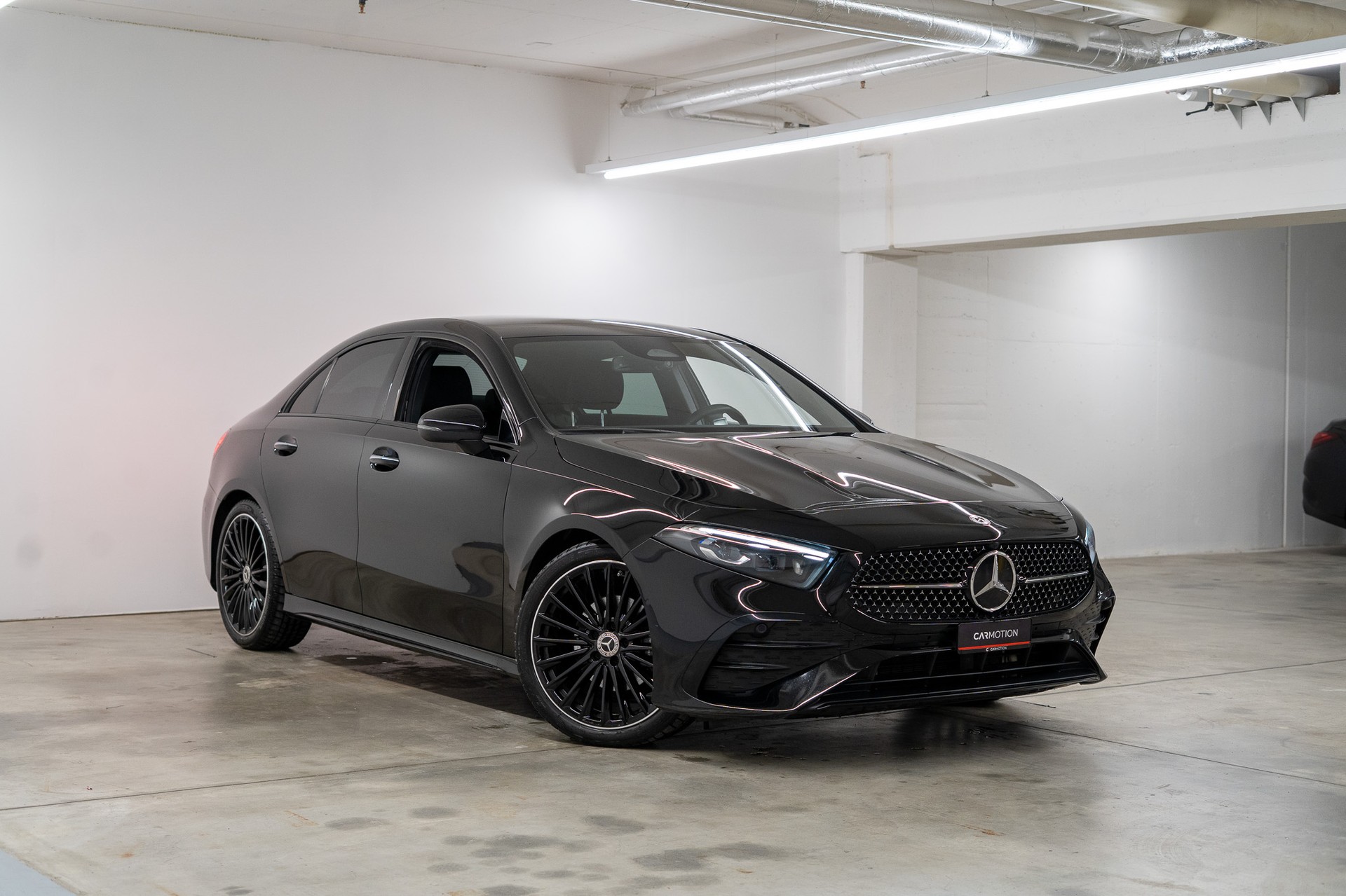 MERCEDES-BENZ A 200 AMG Line Limousine *FACELIFT*-showroom-element-2