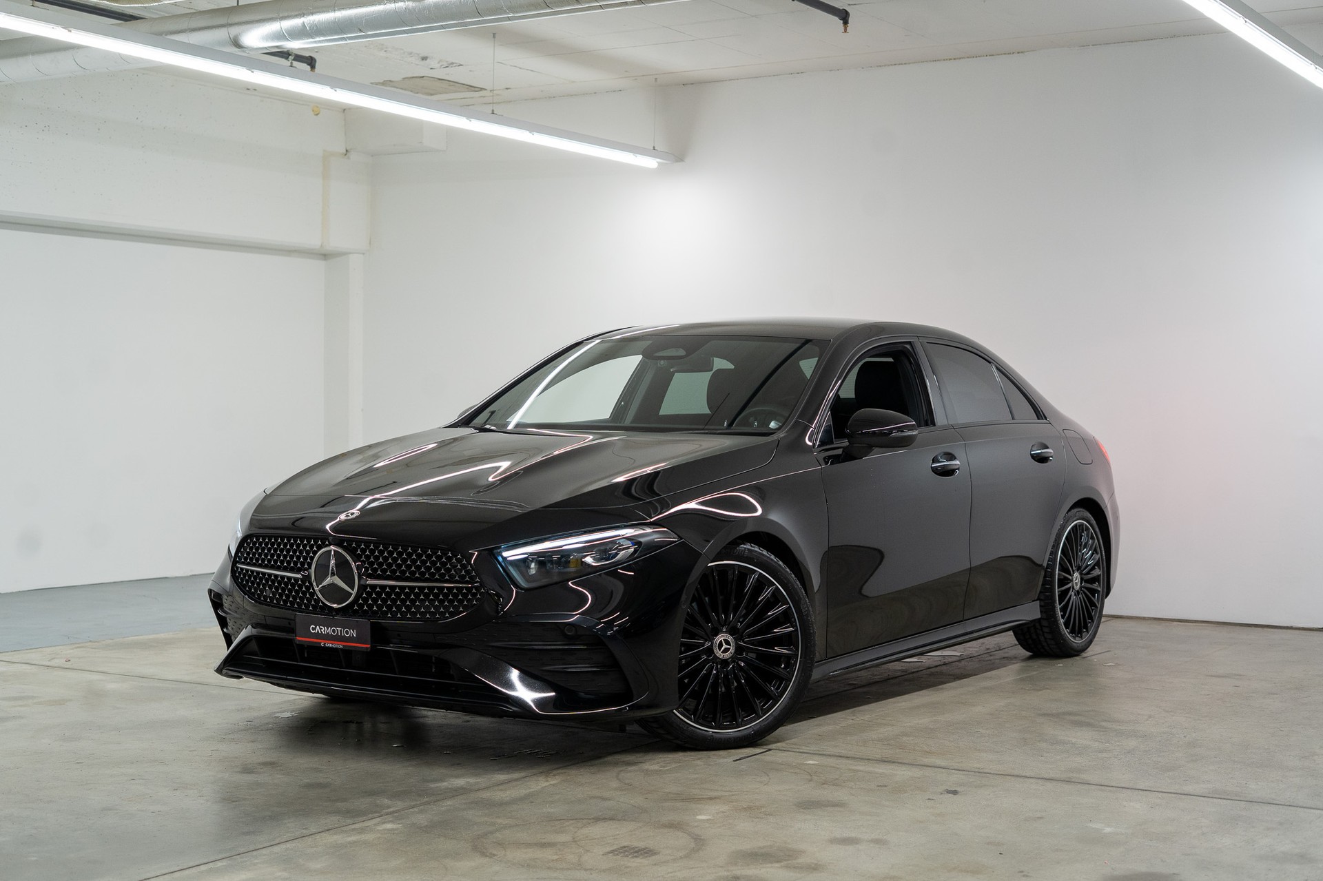 MERCEDES-BENZ A 200 AMG Line Limousine *FACELIFT*