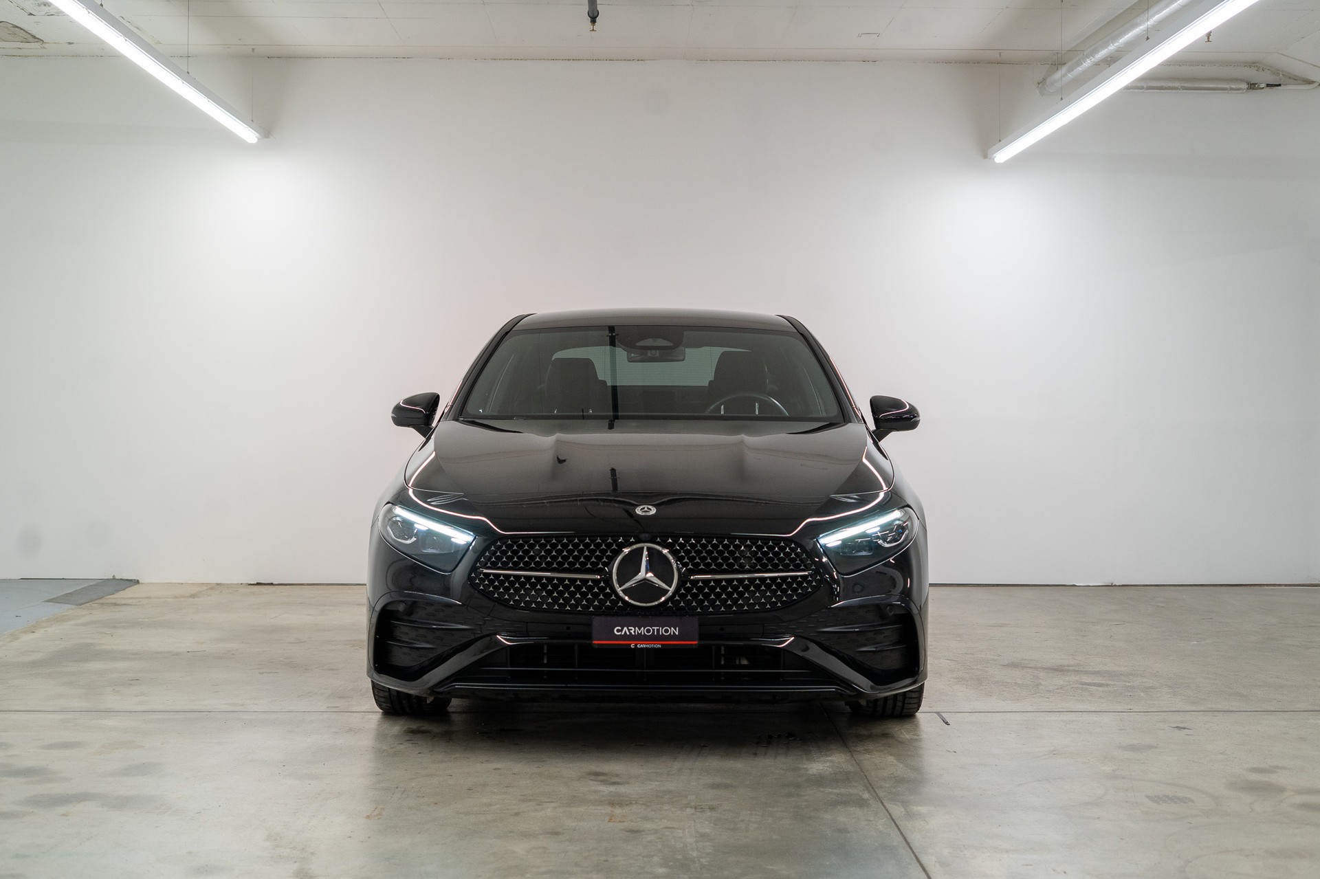 MERCEDES-BENZ A 200 AMG Line Limousine *FACELIFT*-showroom-element-1