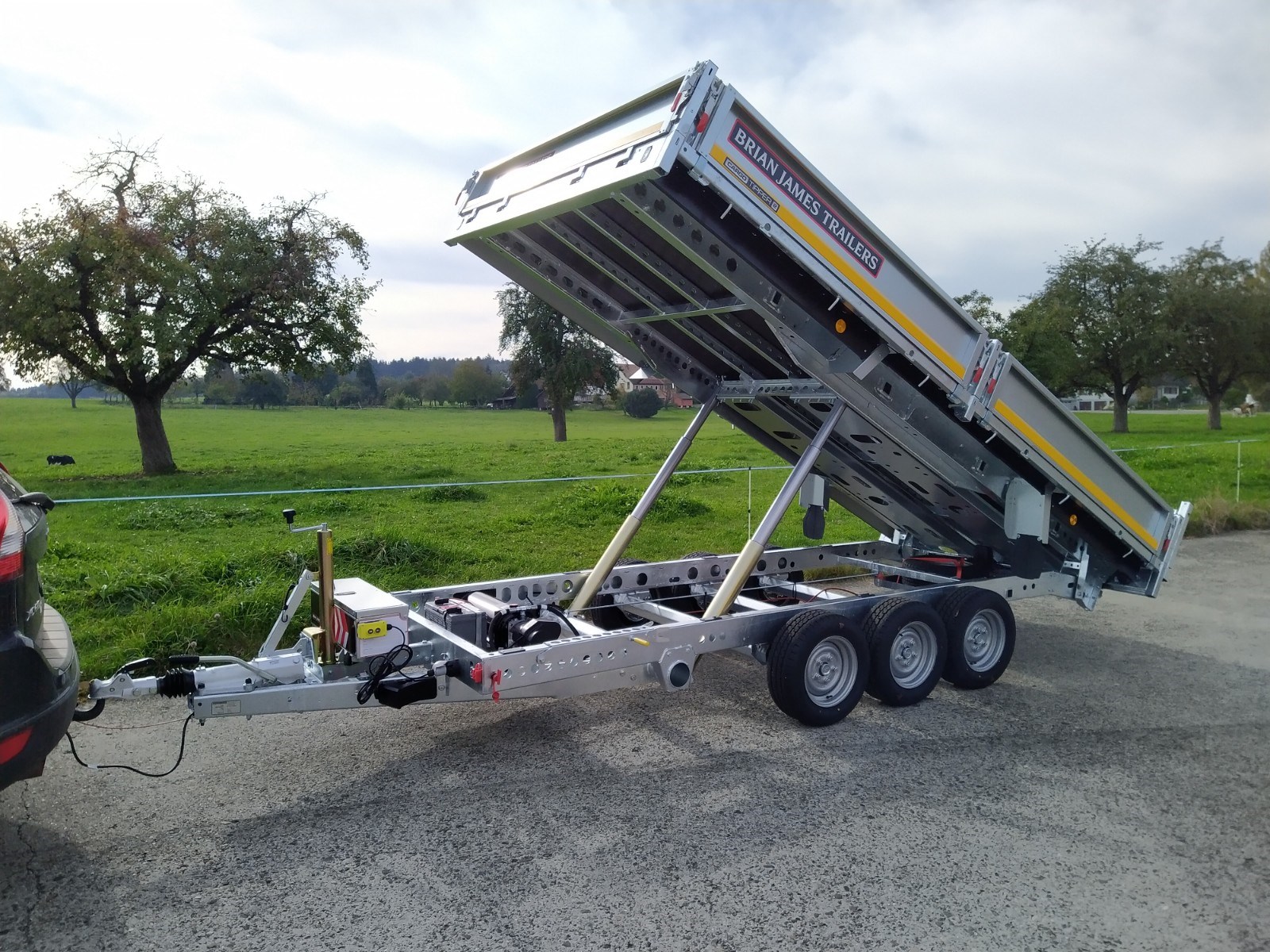 BRIAN JAMES TRAILERS 525-4322 Tipper2