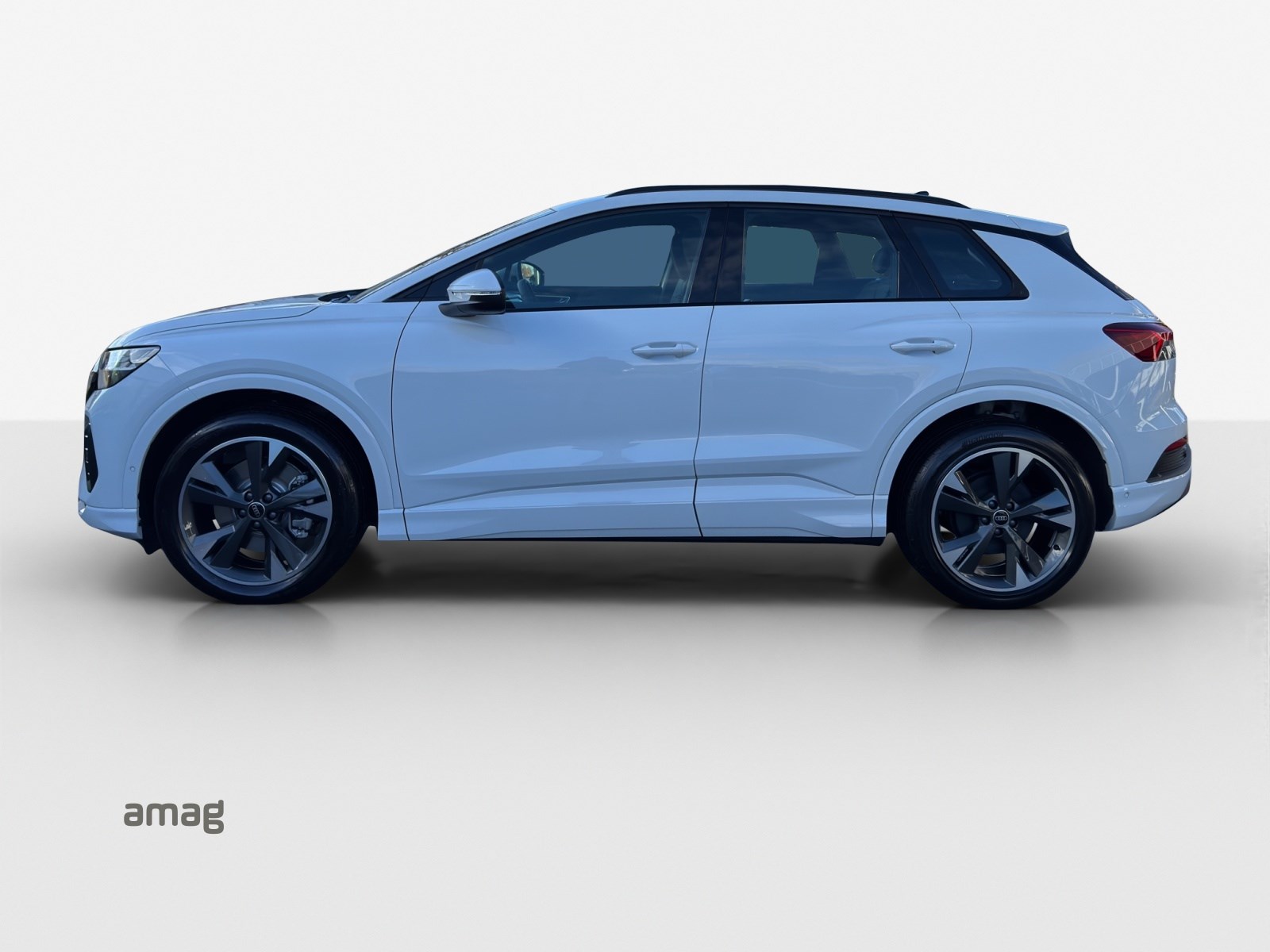 AUDI Q4 e-tron 45 Attraction quattro-showroom-element-1