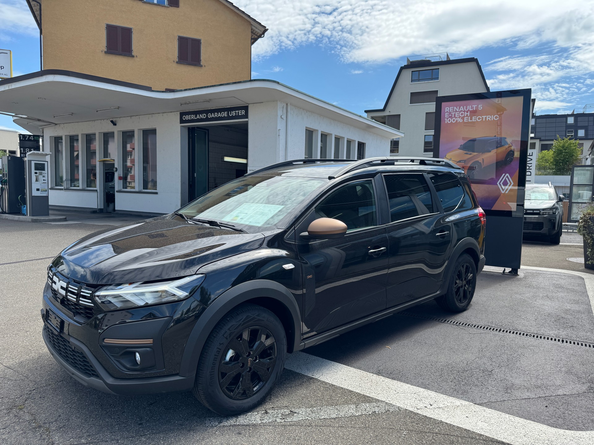 DACIA Jogger HEV 140 Extreme-showroom-element-2