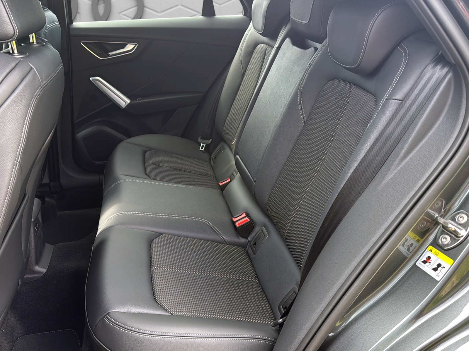 AUDI Q2 35 TFSI S line S-tronic-image-12
