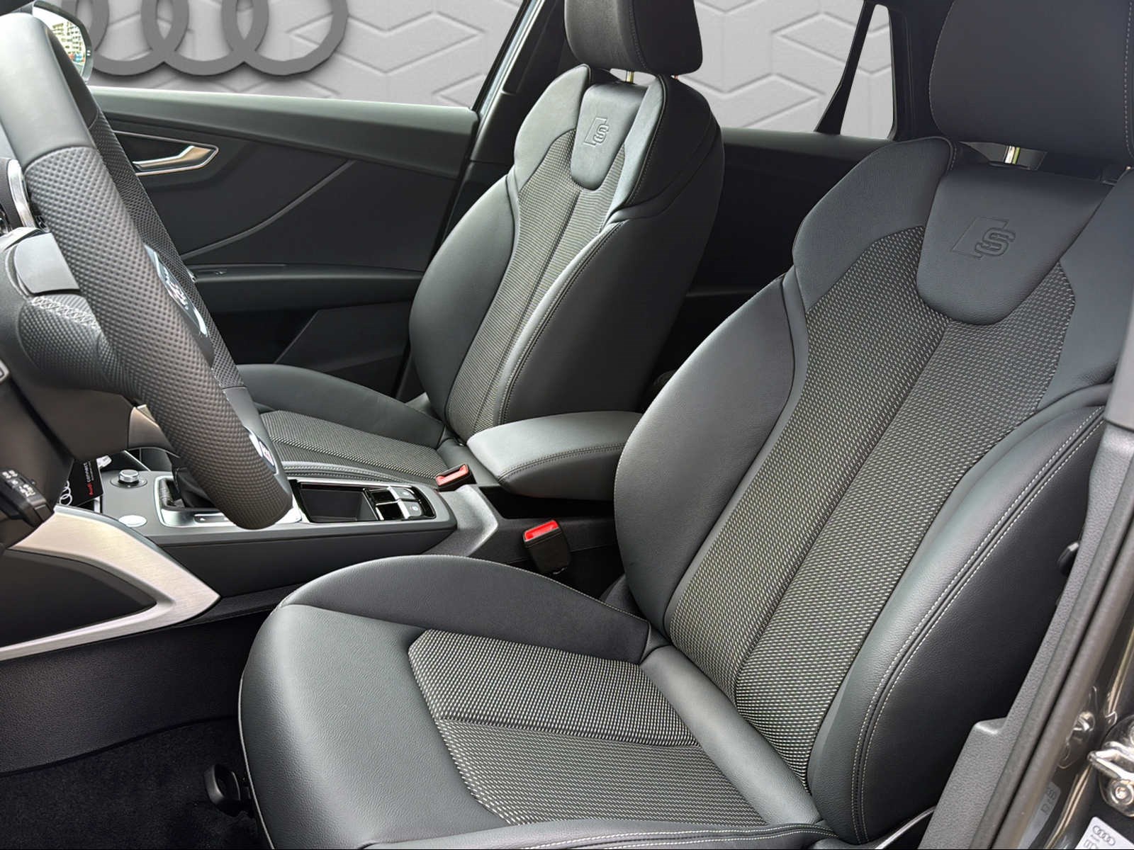 AUDI Q2 35 TFSI S line S-tronic-image-6