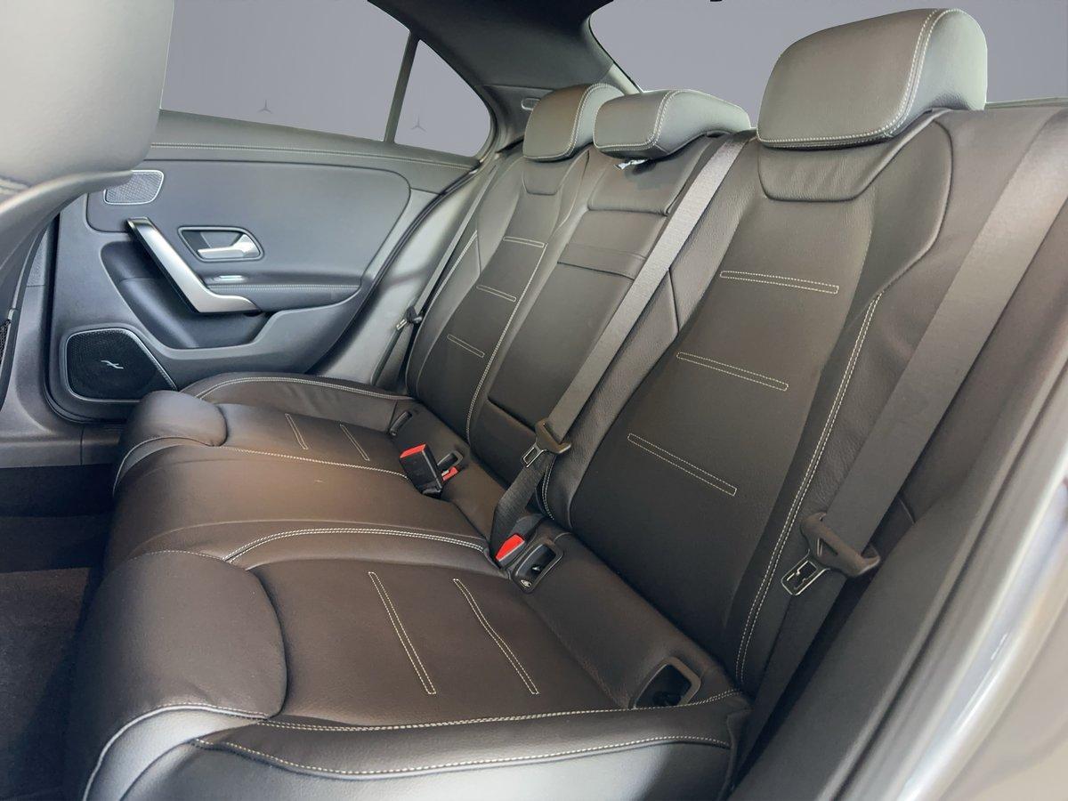 MERCEDES-BENZ A 35 AMG 4matic Limousine-image-7