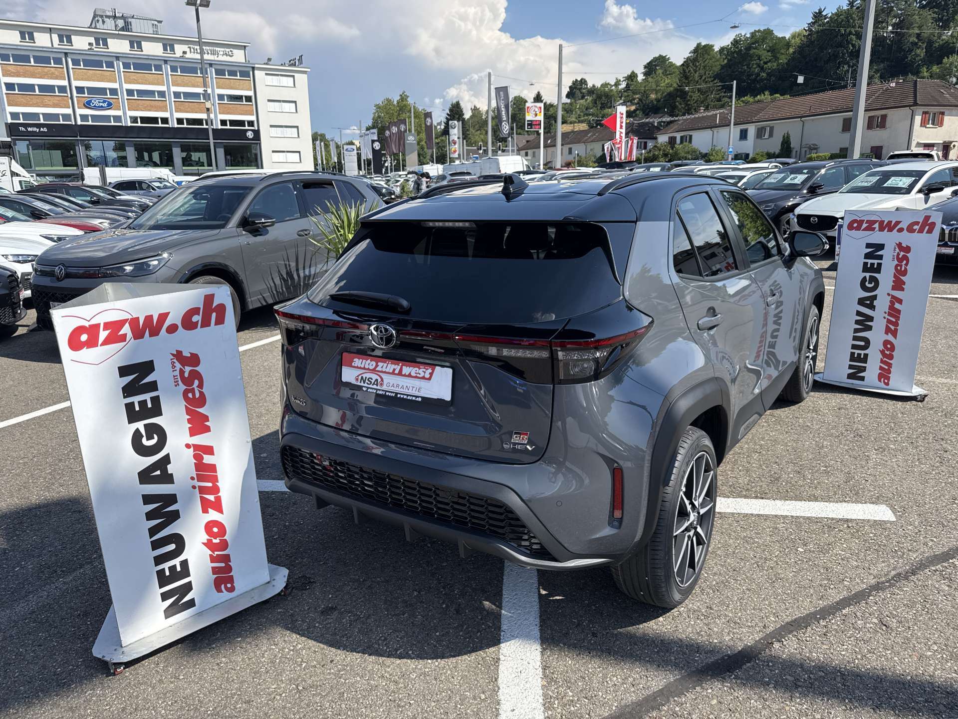 TOYOTA Yaris Cross 1.5 GR Sport e-CVT-Automat-showroom-element-2
