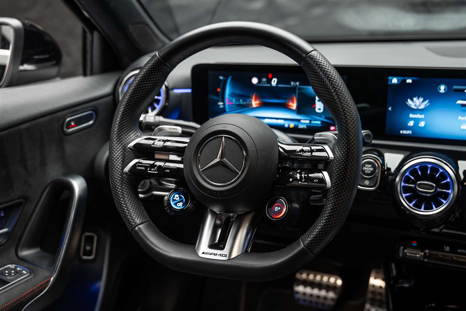 MERCEDES-BENZ A AMG 35 4Matic+ 8G-DCT *Facelift*Limousine*-image-18