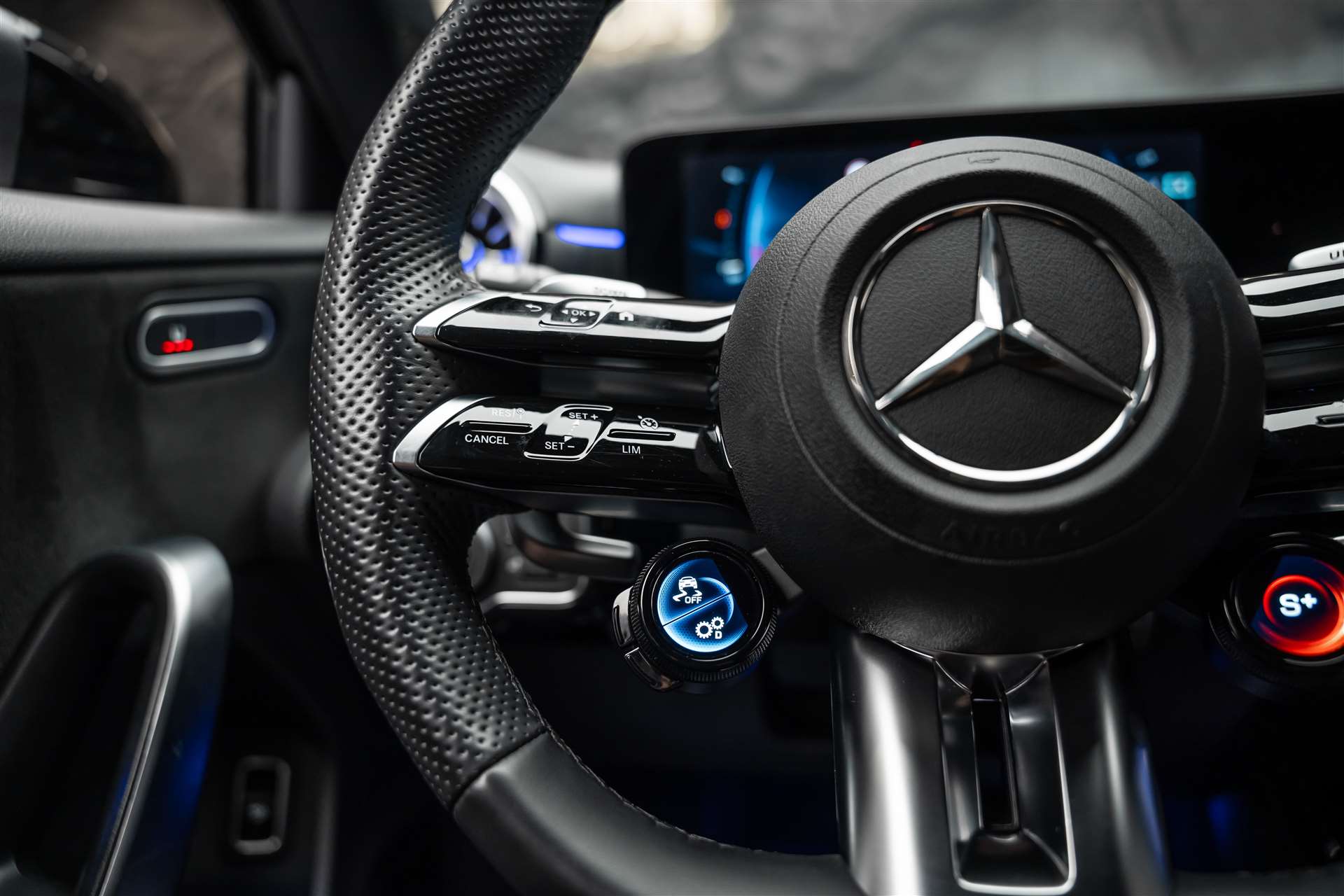 MERCEDES-BENZ A AMG 35 4Matic+ 8G-DCT *Facelift*Limousine*-image-19