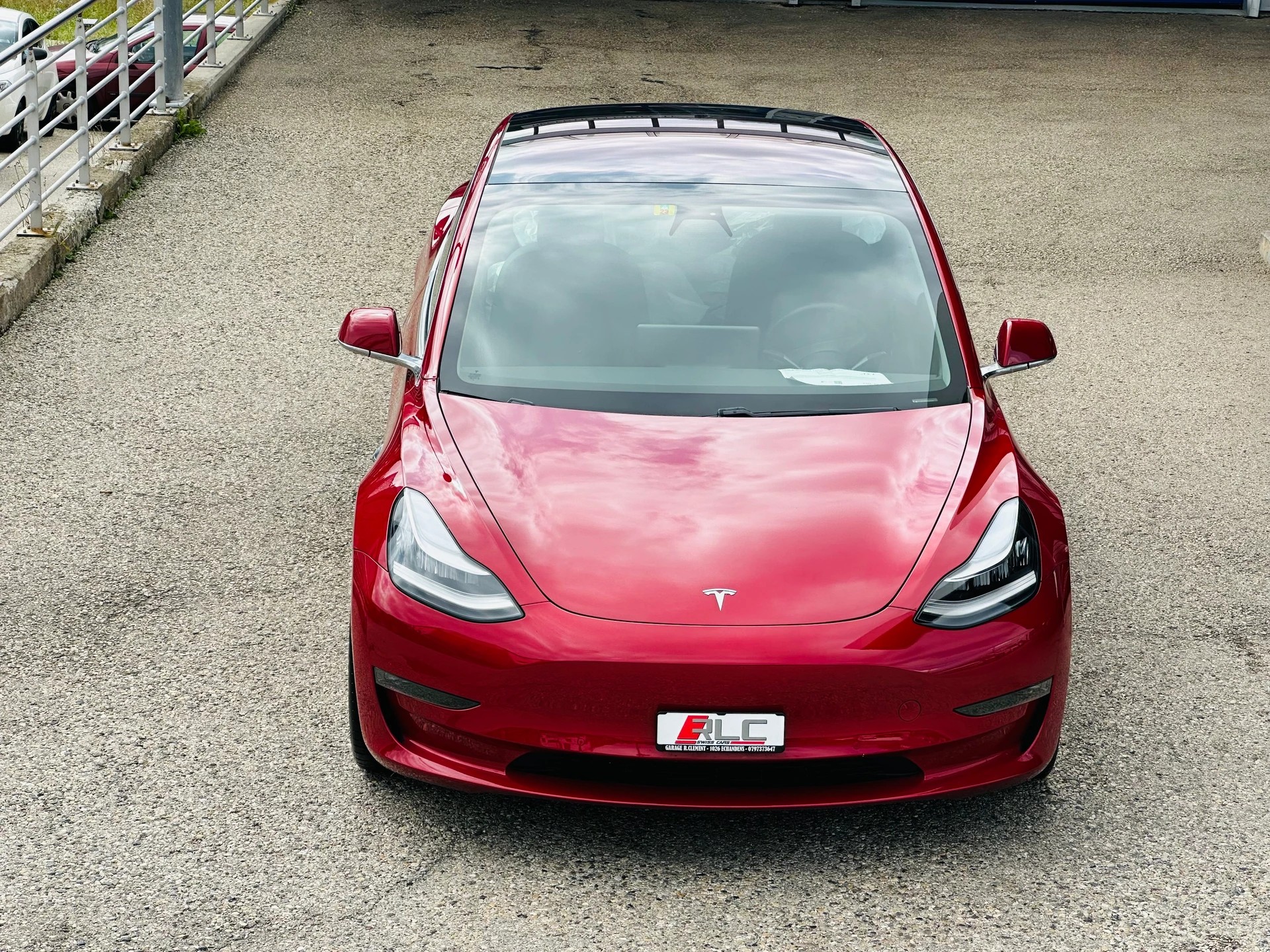 TESLA Model 3 Long Range Dual Motor AWD-showroom-element-1
