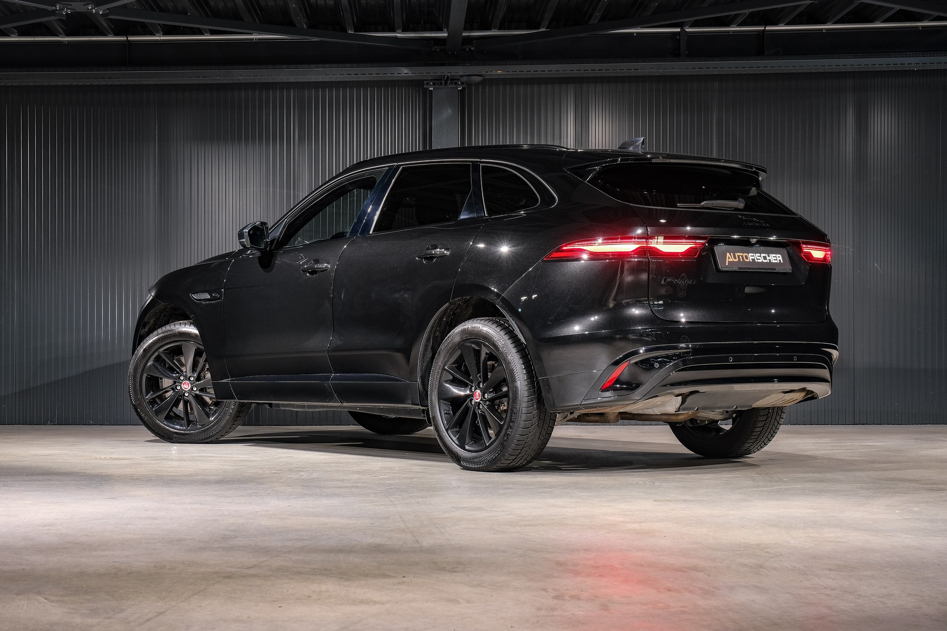 JAGUAR F-Pace 2.0 P250 R-Dynamic SE AWD-showroom-element-2
