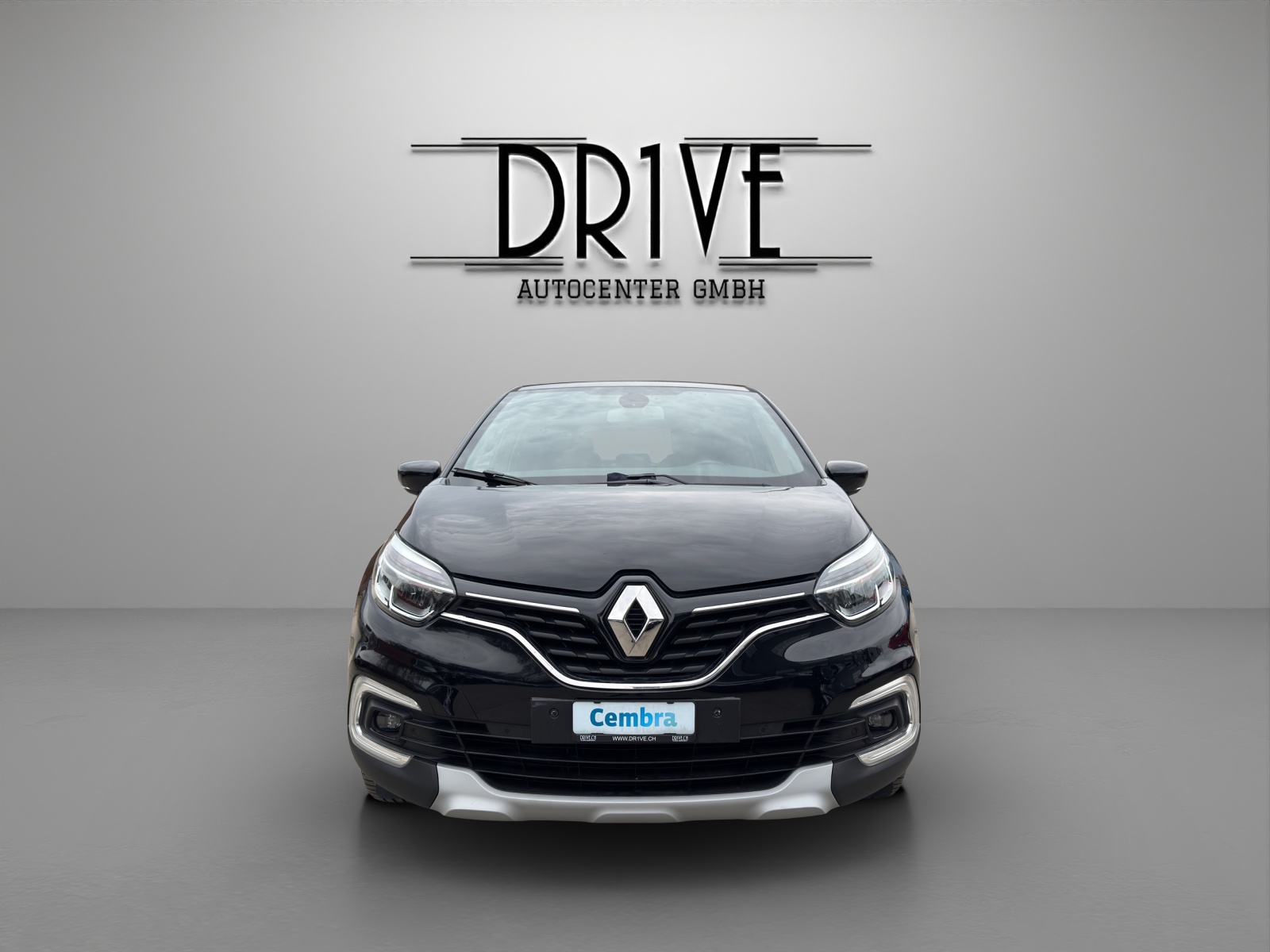 RENAULT Captur 1.2 T 16V Intens EDC-showroom-element-1