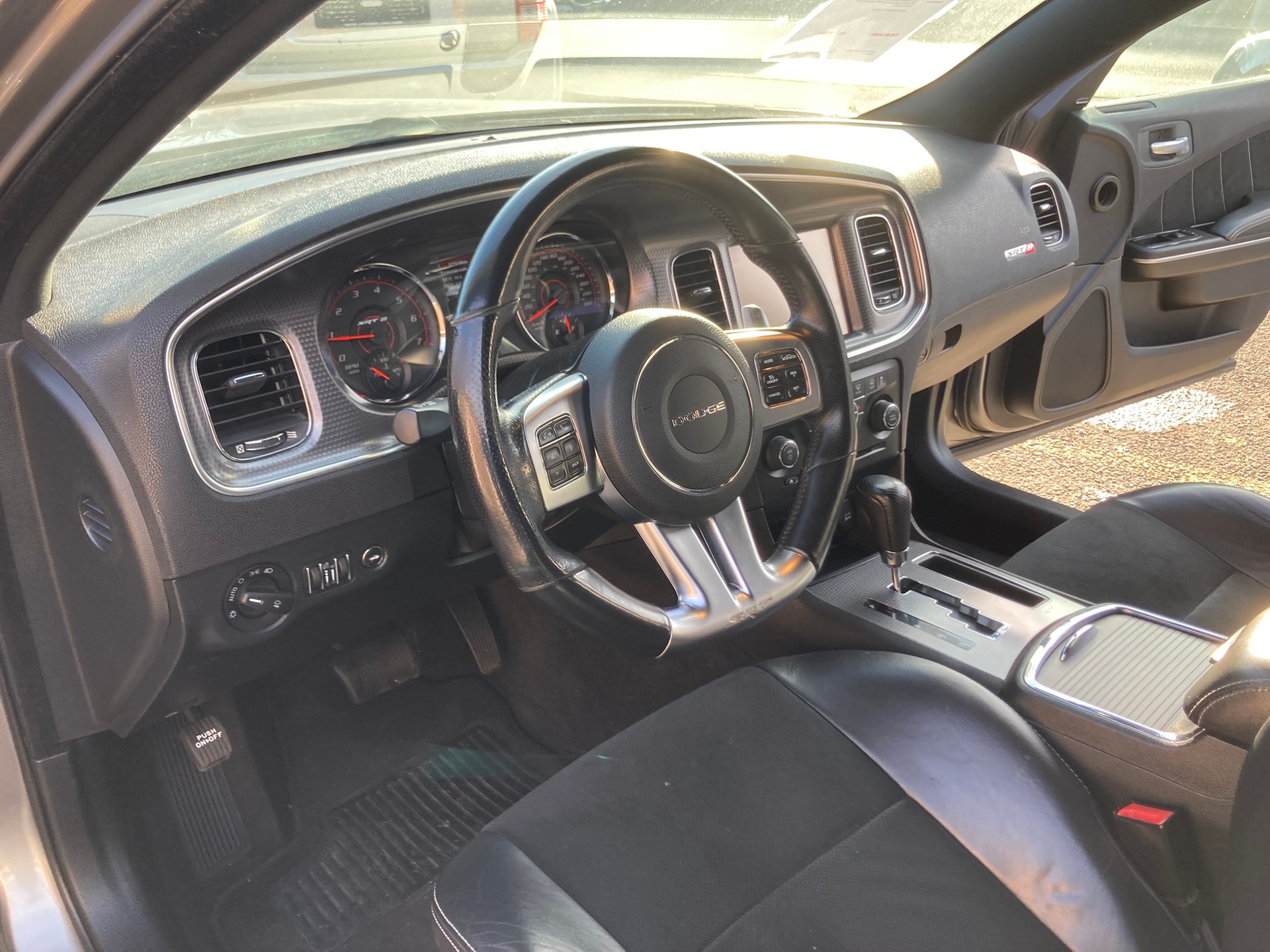 DODGE Charger-image-10