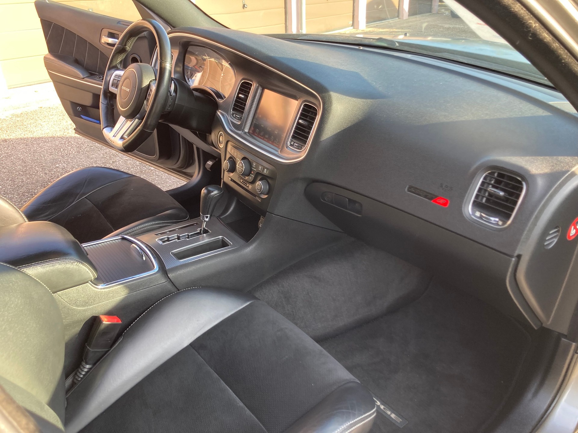 DODGE Charger-image-12