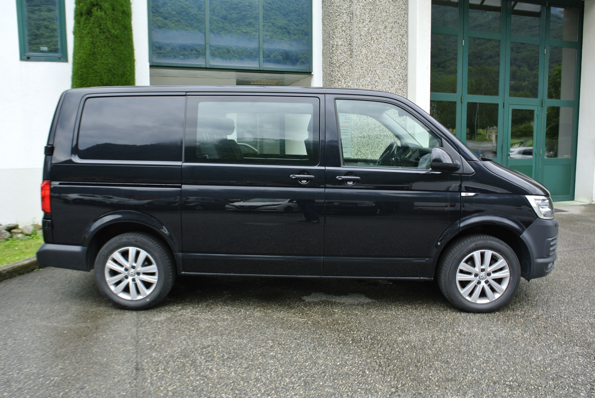 VW T6 2.0 TDI DSG-showroom-element-2