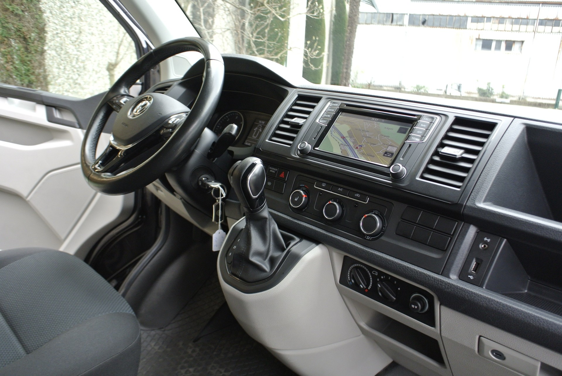 VW T6 2.0 TDI DSG-image-16