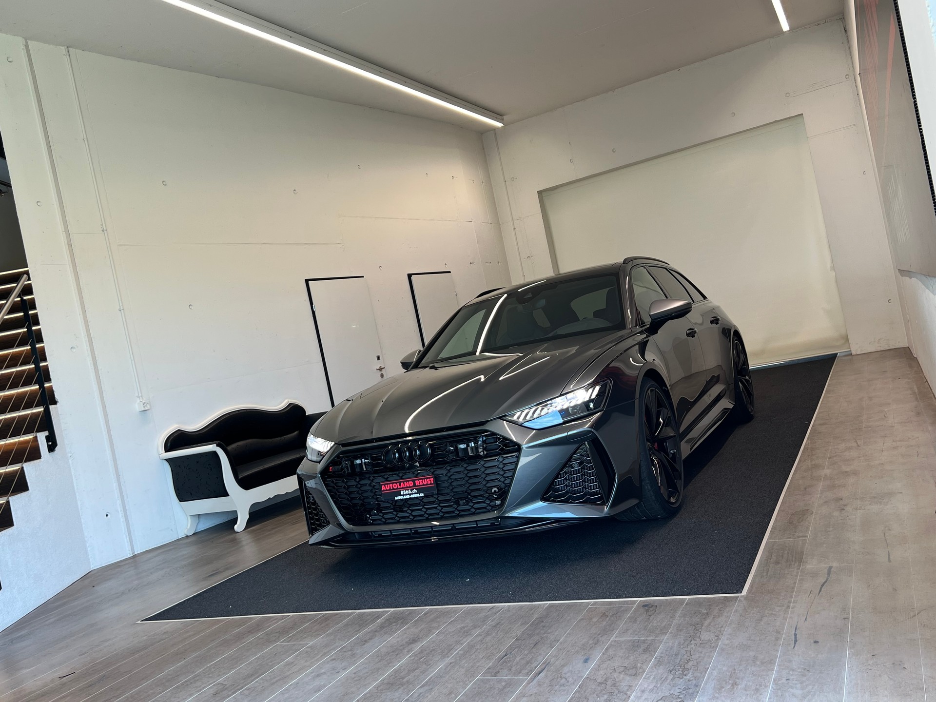 AUDI RS6 Avant 4.0 TFSI V8 Performance quattro-showroom-element-2
